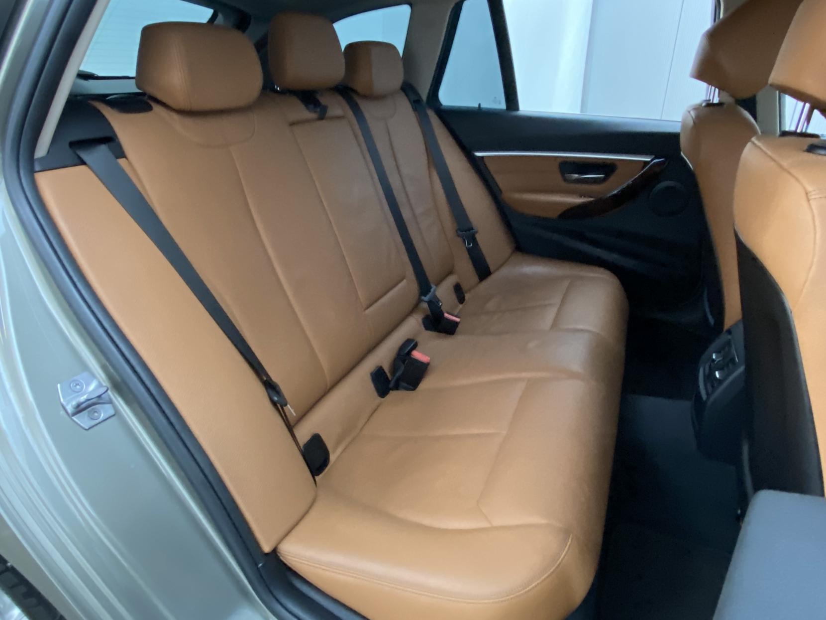 BMW 3 Series 2.0 320i Luxury Touring 5dr Petrol Auto Euro 6 (s/s) (184 ps)