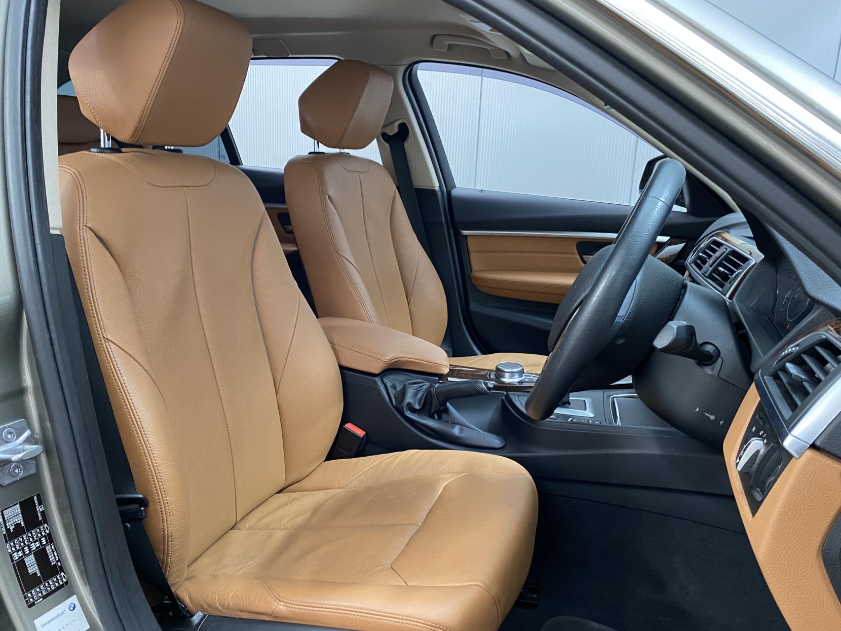 BMW 3 Series 2.0 320i Luxury Touring 5dr Petrol Auto Euro 6 (s/s) (184 ps)