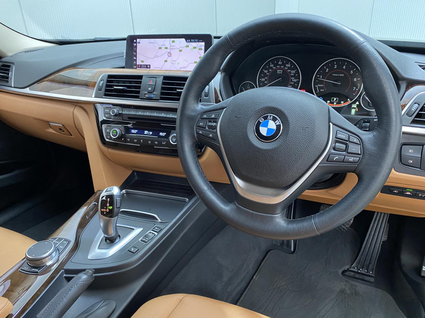 BMW 3 Series 2.0 320i Luxury Touring 5dr Petrol Auto Euro 6 (s/s) (184 ps)