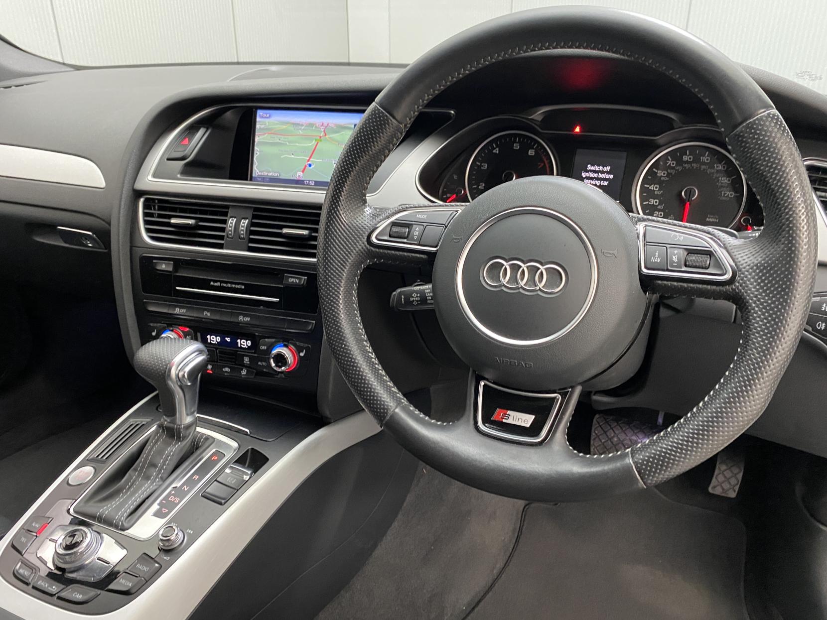 Audi A4 Avant 2.0 TFSI S line Estate 5dr Petrol Multitronic Euro 5 (s/s) (211 ps)