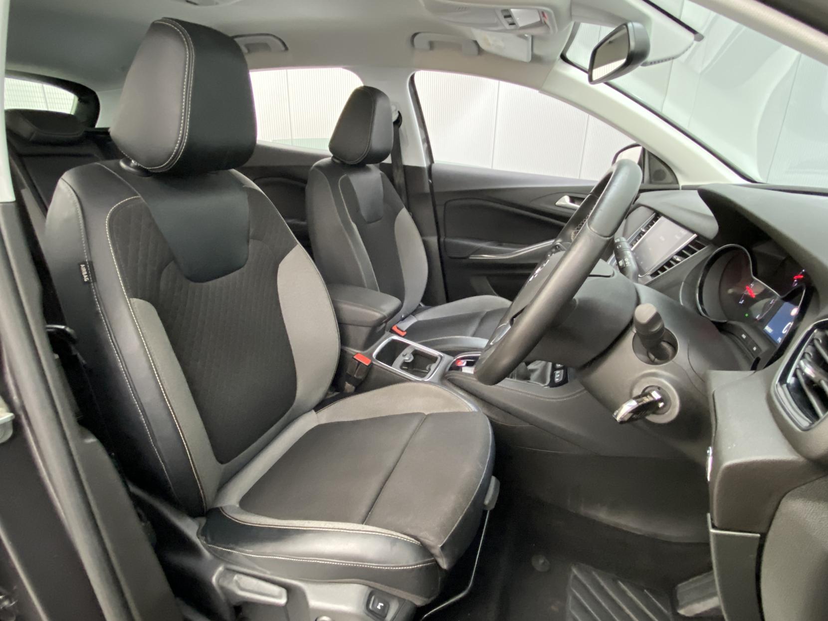 Vauxhall Grandland X 1.5 Turbo D BlueInjection Sport Nav SUV 5dr Diesel Manual Euro 6 (s/s) (130 ps)