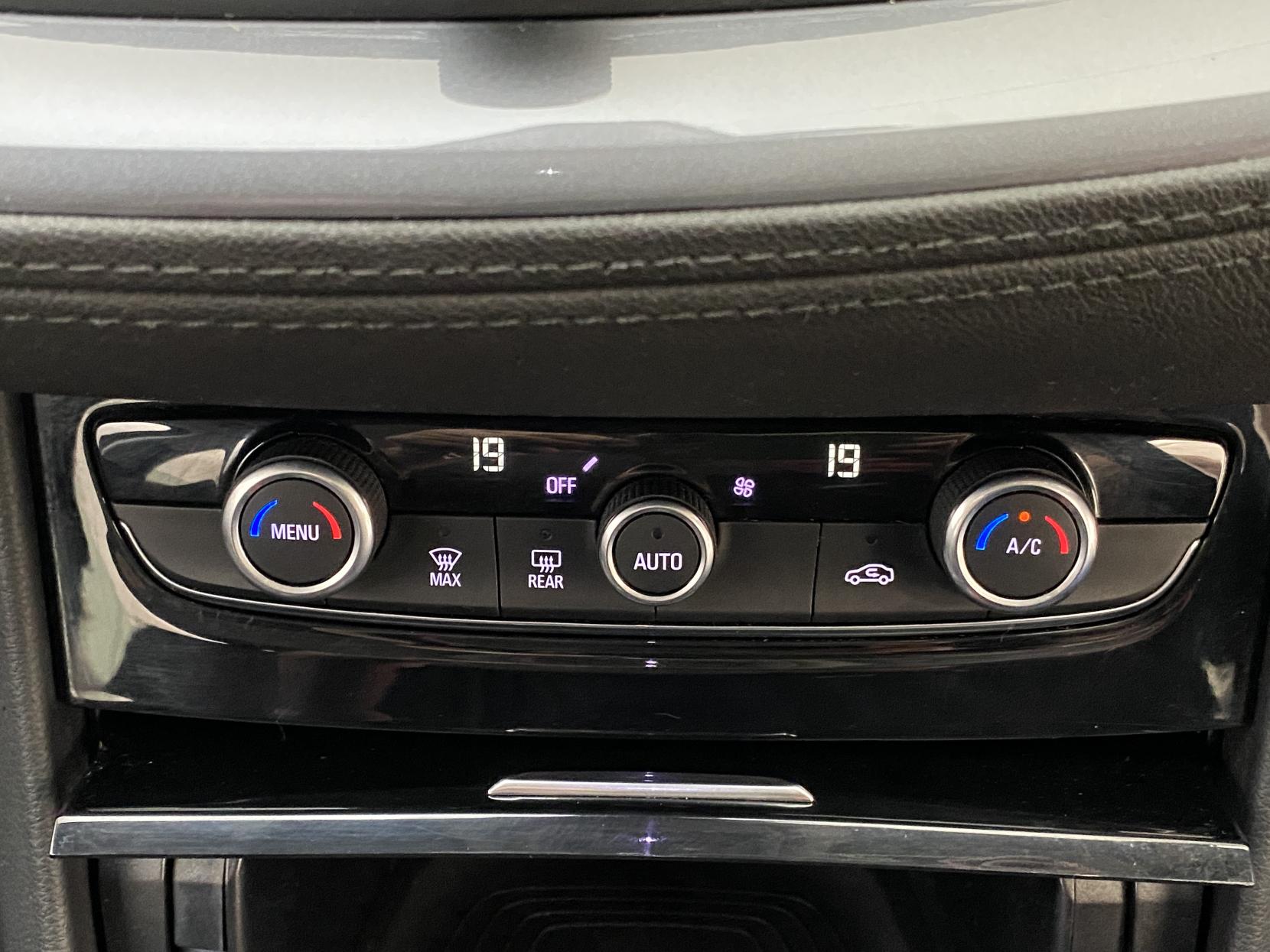 Vauxhall Grandland X 1.5 Turbo D BlueInjection Sport Nav SUV 5dr Diesel Manual Euro 6 (s/s) (130 ps)