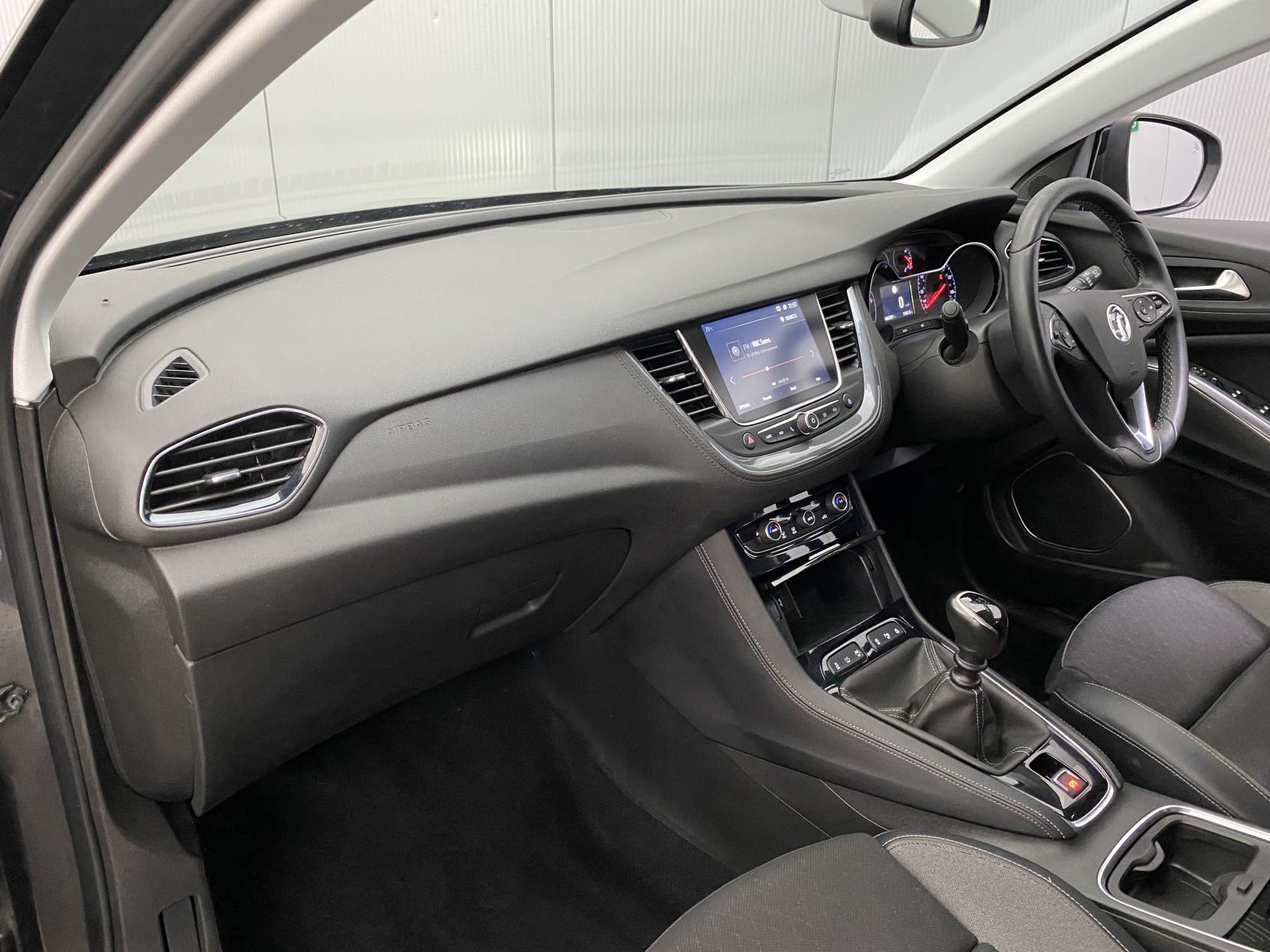 Vauxhall Grandland X 1.5 Turbo D BlueInjection Sport Nav SUV 5dr Diesel Manual Euro 6 (s/s) (130 ps)