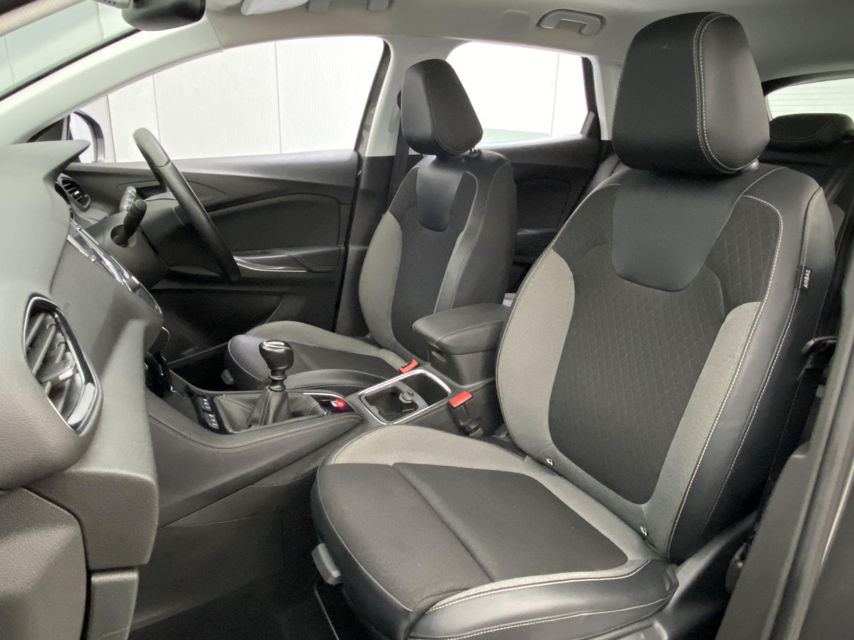 Vauxhall Grandland X 1.5 Turbo D BlueInjection Sport Nav SUV 5dr Diesel Manual Euro 6 (s/s) (130 ps)