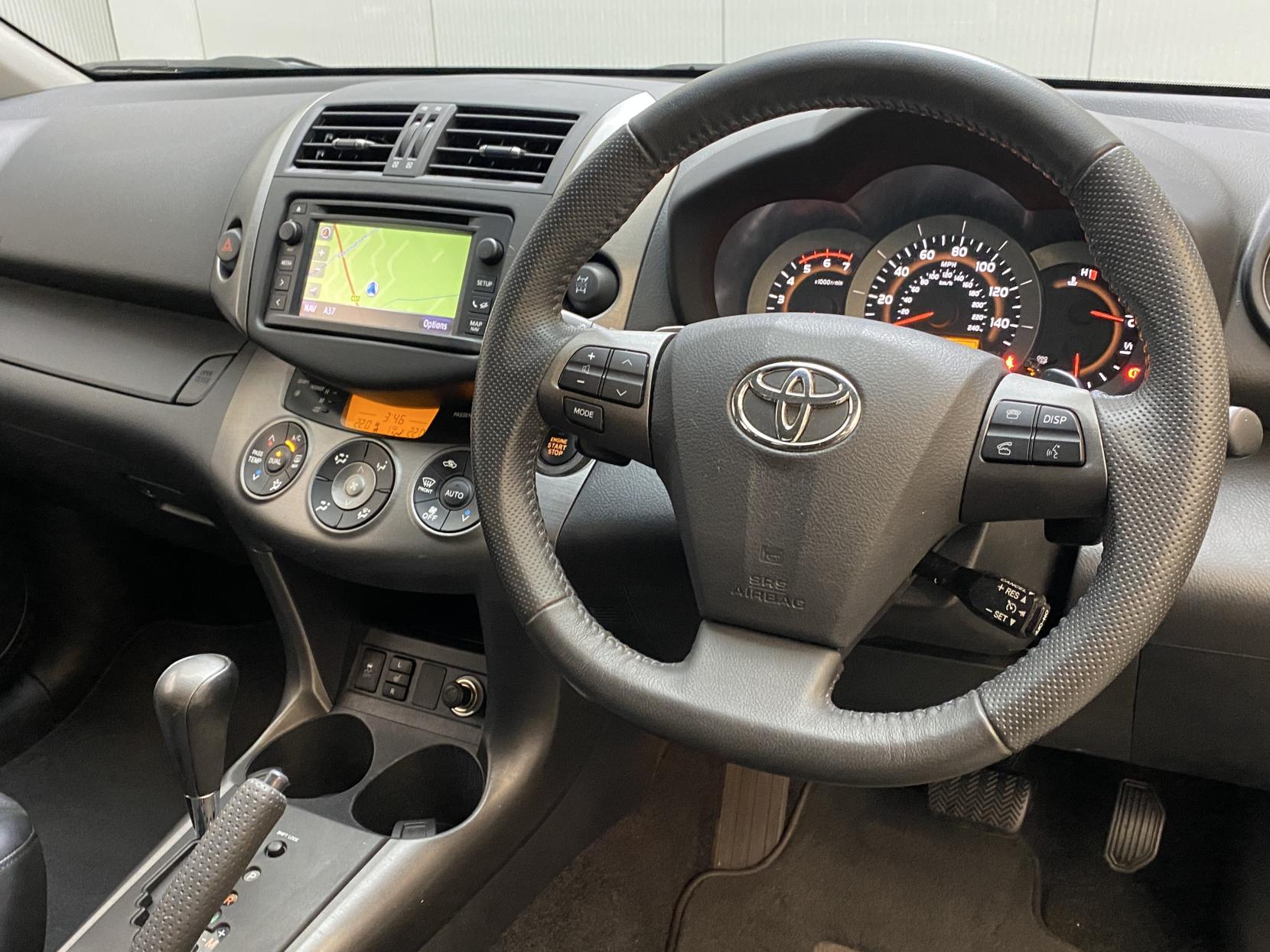 Toyota RAV4 2.2 D-CAT XT-R SUV 5dr Diesel Auto 4WD Euro 5 (150 ps)