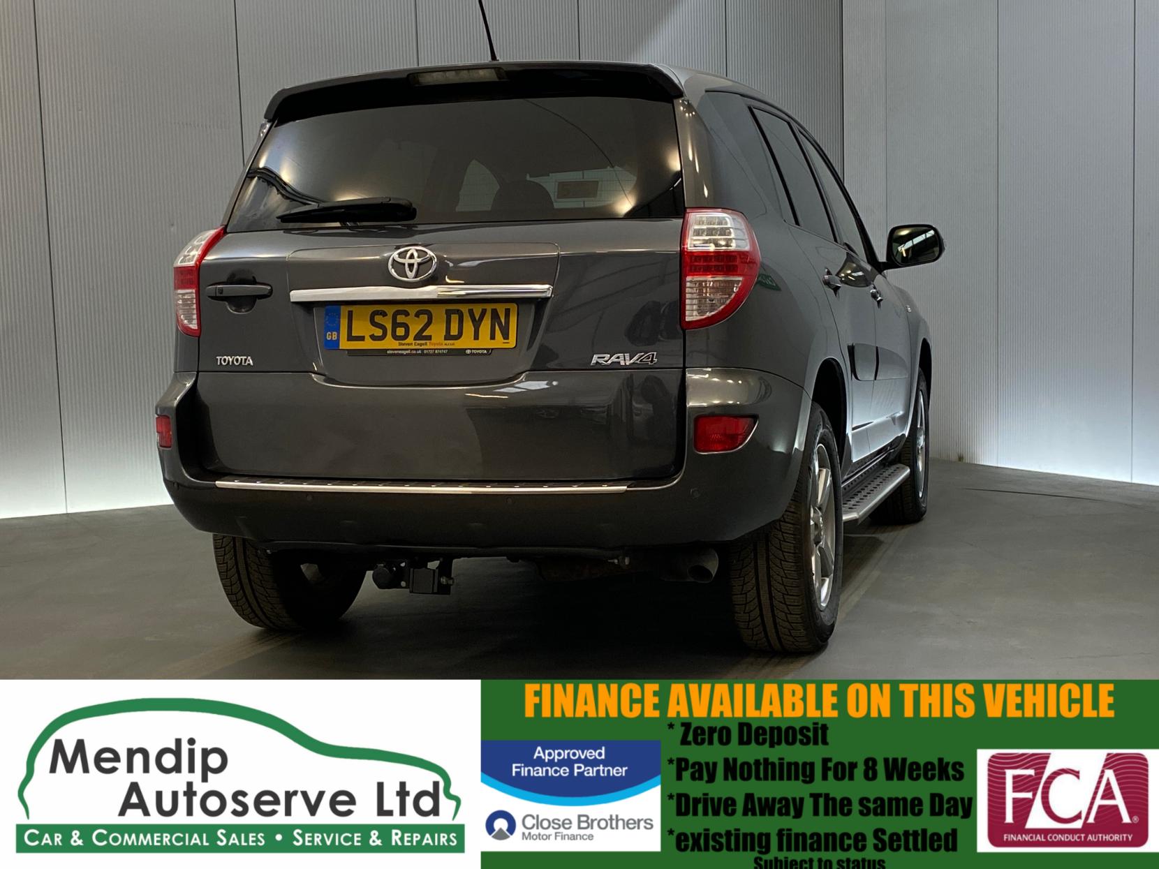 Toyota RAV4 2.2 D-CAT XT-R SUV 5dr Diesel Auto 4WD Euro 5 (150 ps)