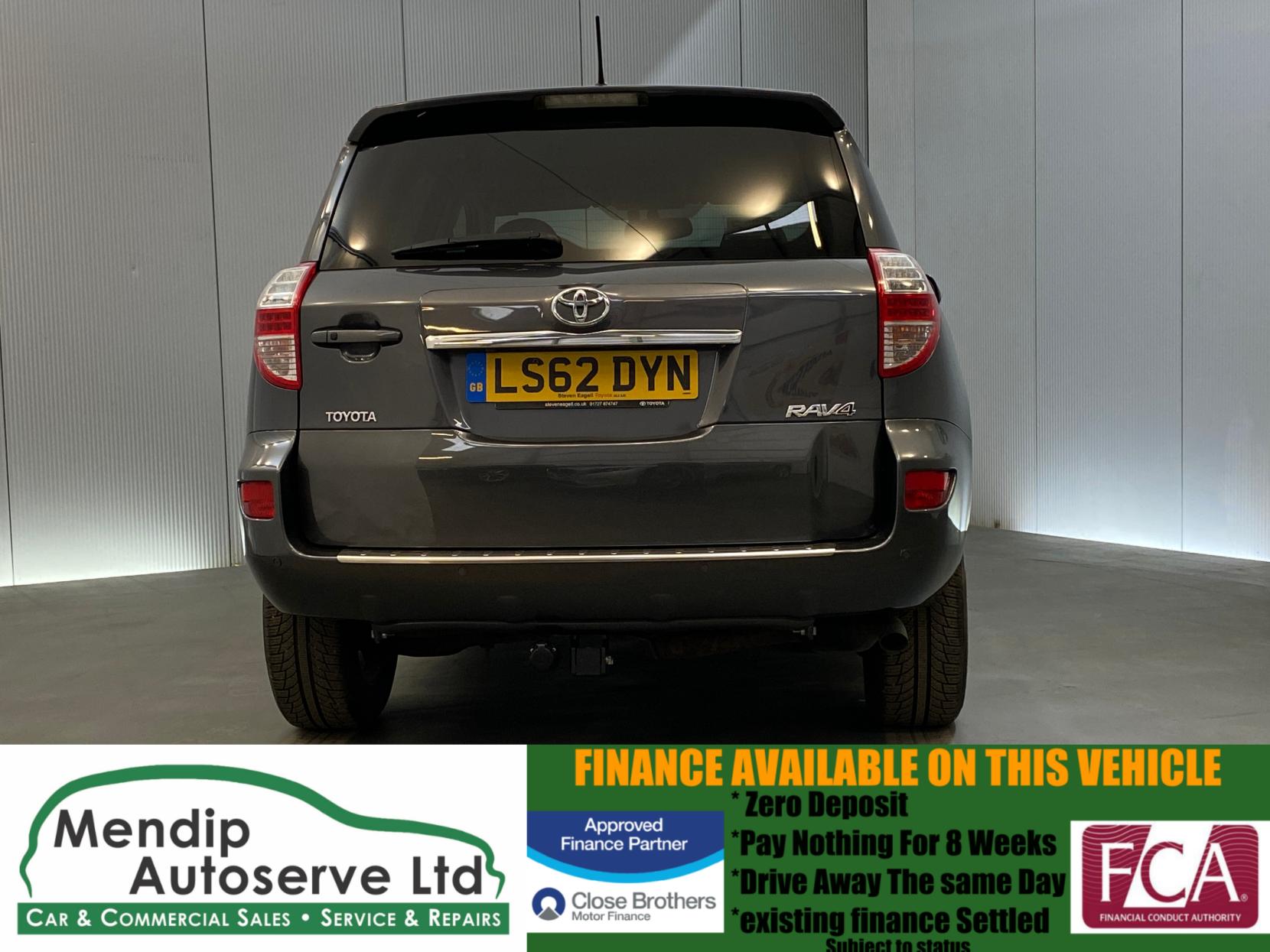 Toyota RAV4 2.2 D-CAT XT-R SUV 5dr Diesel Auto 4WD Euro 5 (150 ps)