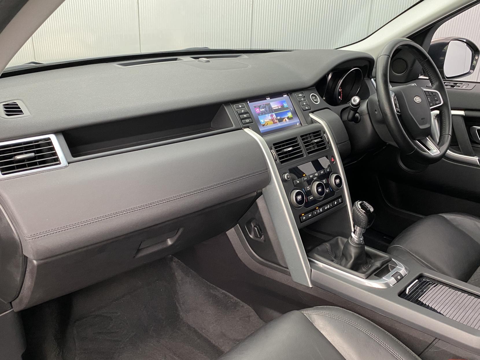 Land Rover Discovery Sport 2.0 TD4 SE Tech SUV 5dr Diesel Manual 4WD Euro 6 (s/s) (5 Seat) (150 ps)