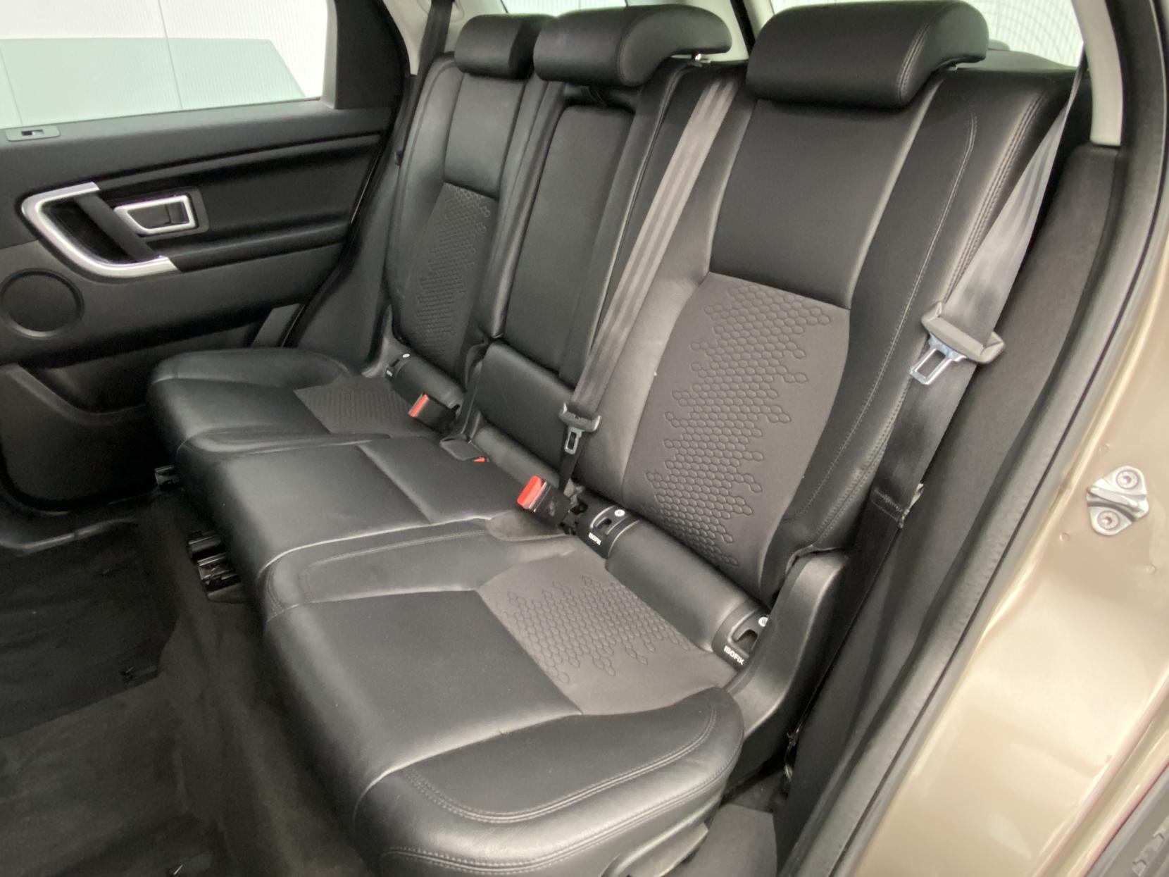 Land Rover Discovery Sport 2.0 TD4 SE Tech SUV 5dr Diesel Manual 4WD Euro 6 (s/s) (5 Seat) (150 ps)