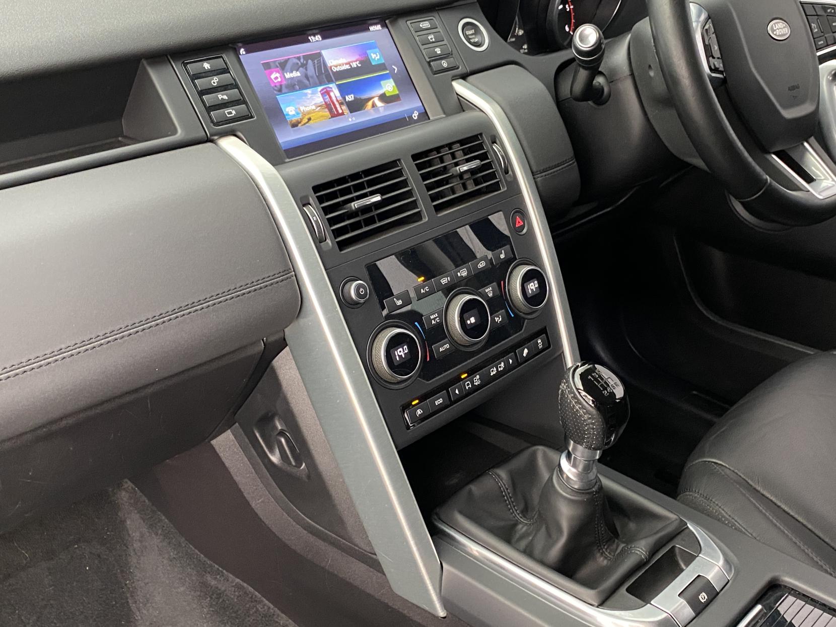 Land Rover Discovery Sport 2.0 TD4 SE Tech SUV 5dr Diesel Manual 4WD Euro 6 (s/s) (5 Seat) (150 ps)