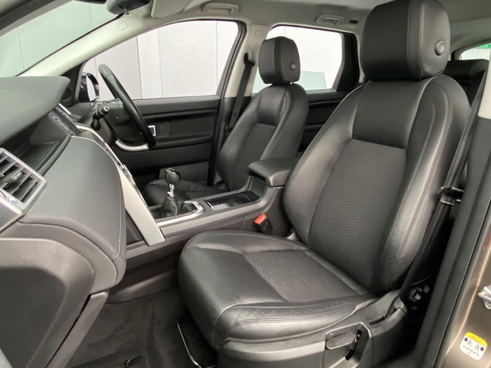 Land Rover Discovery Sport 2.0 TD4 SE Tech SUV 5dr Diesel Manual 4WD Euro 6 (s/s) (5 Seat) (150 ps)
