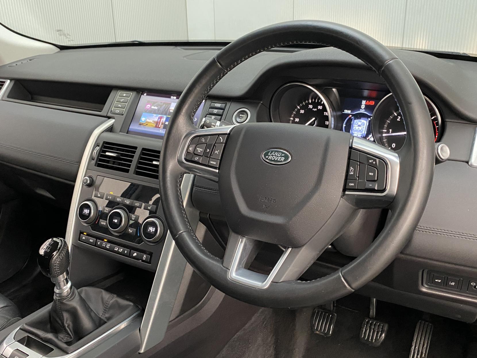 Land Rover Discovery Sport 2.0 TD4 SE Tech SUV 5dr Diesel Manual 4WD Euro 6 (s/s) (5 Seat) (150 ps)