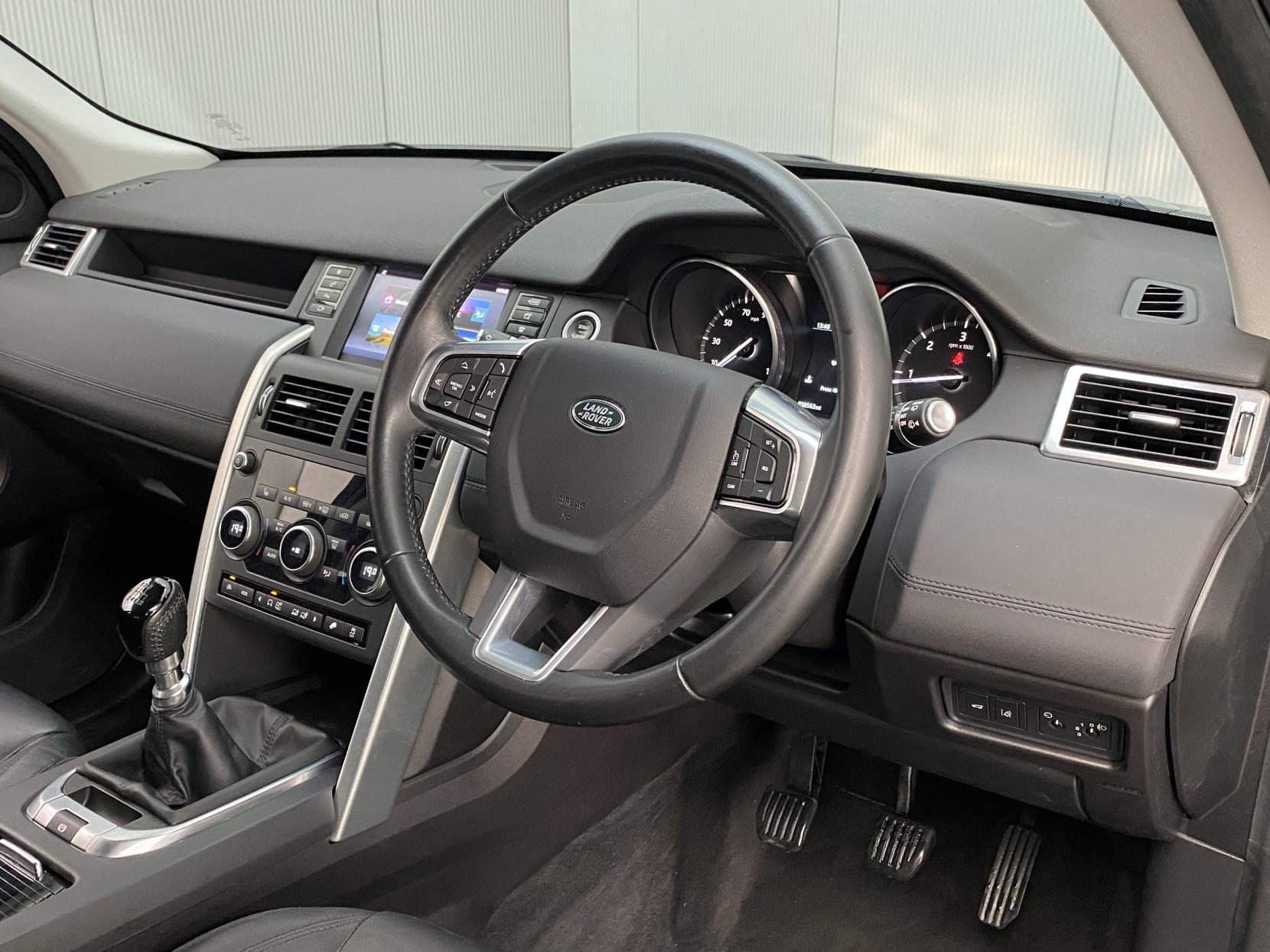 Land Rover Discovery Sport 2.0 TD4 SE Tech SUV 5dr Diesel Manual 4WD Euro 6 (s/s) (5 Seat) (150 ps)