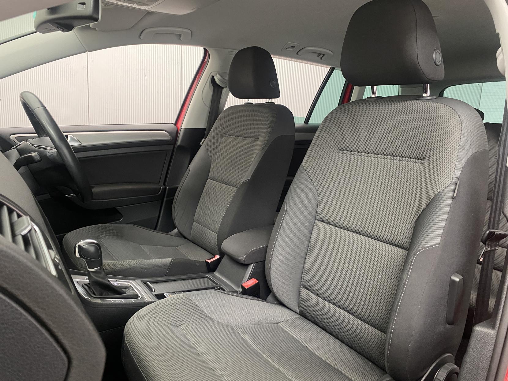 Volkswagen Golf 1.2 TSI BlueMotion Tech S Estate 5dr Petrol DSG Euro 5 (s/s) (105 ps)