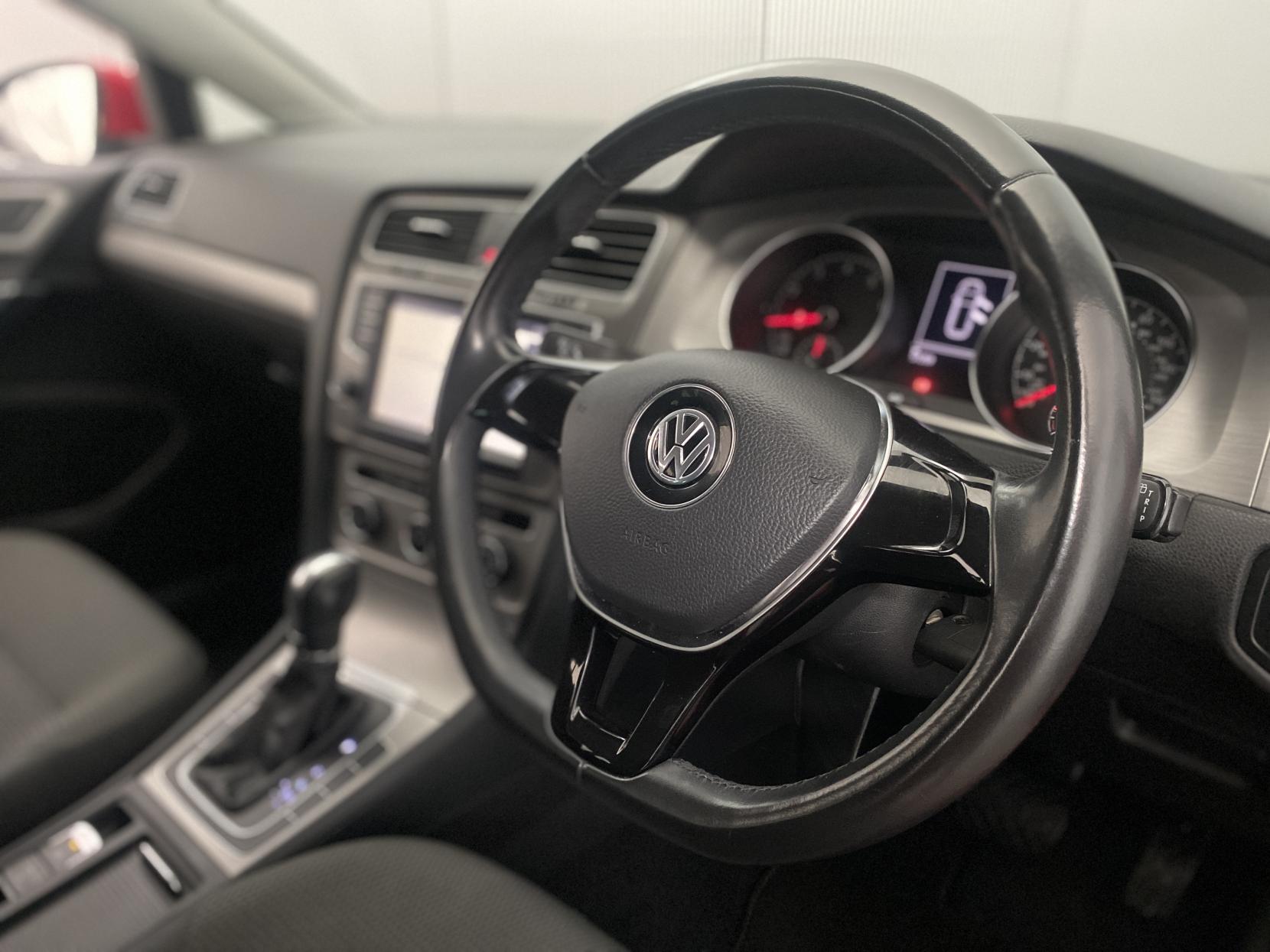 Volkswagen Golf 1.2 TSI BlueMotion Tech S Estate 5dr Petrol DSG Euro 5 (s/s) (105 ps)