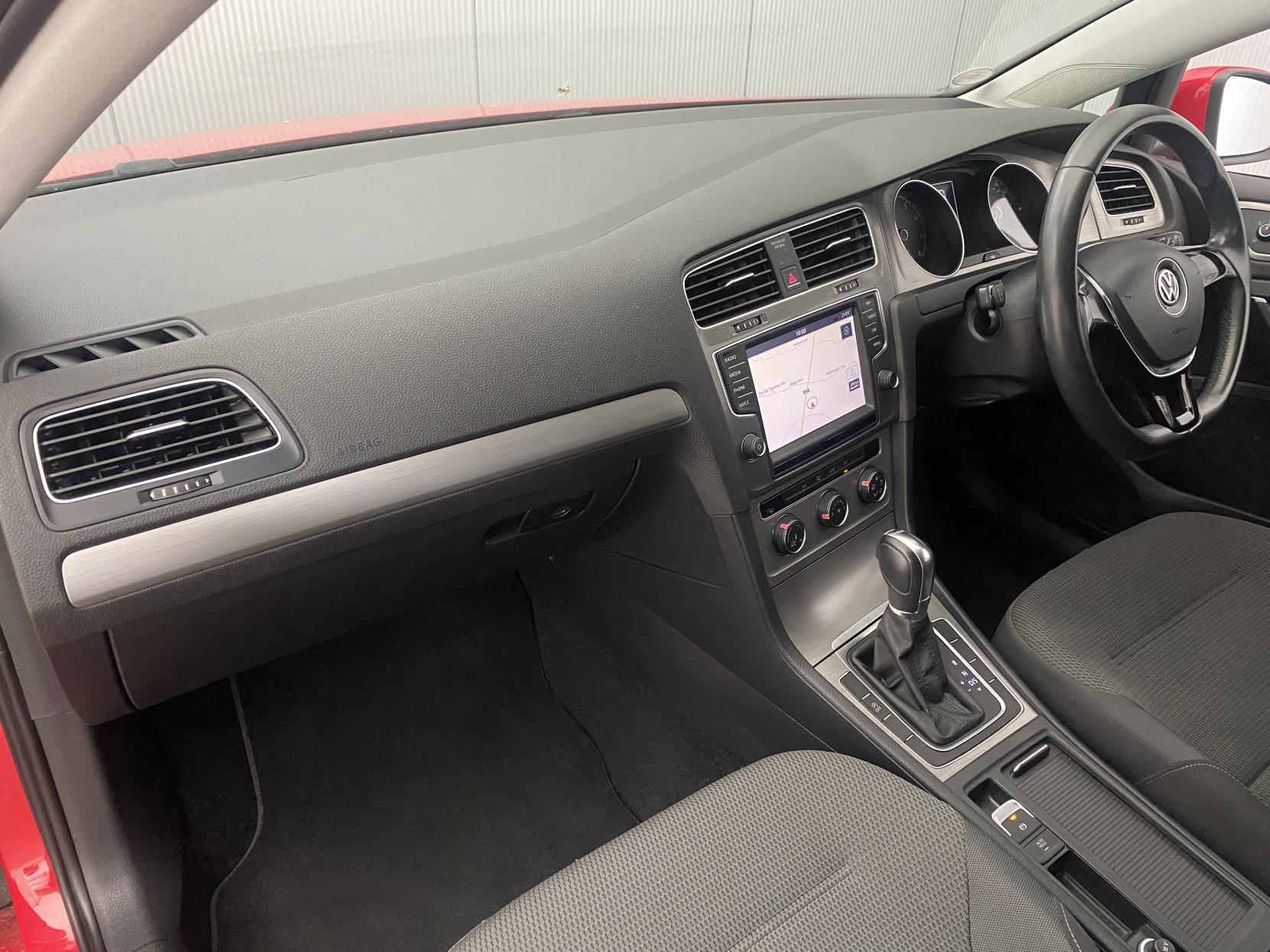 Volkswagen Golf 1.2 TSI BlueMotion Tech S Estate 5dr Petrol DSG Euro 5 (s/s) (105 ps)