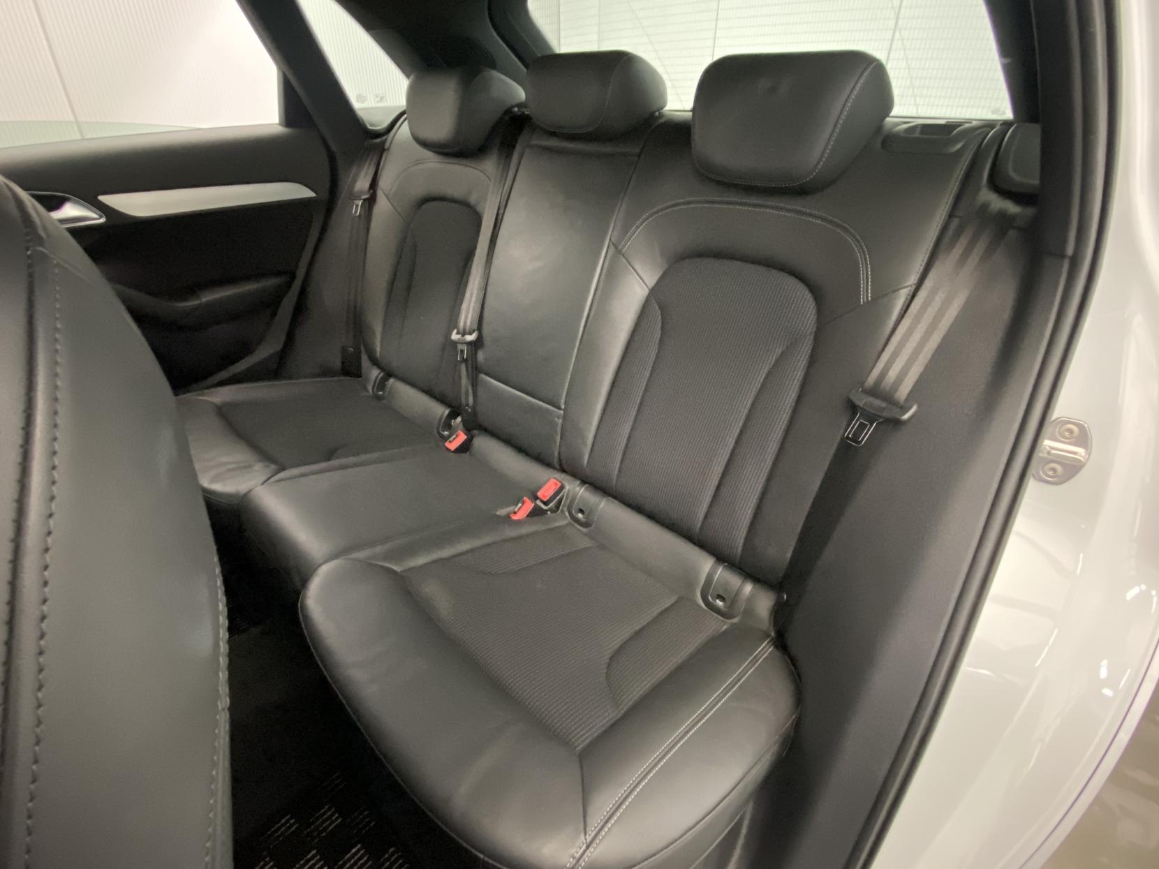 Audi Q3 2.0 TFSI S line SUV 5dr Petrol S Tronic quattro Euro 5 (s/s) (211 ps)