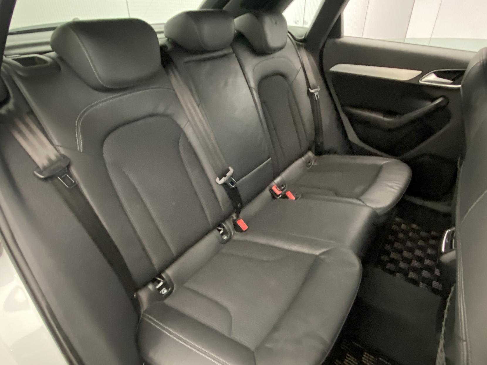 Audi Q3 2.0 TFSI S line SUV 5dr Petrol S Tronic quattro Euro 5 (s/s) (211 ps)