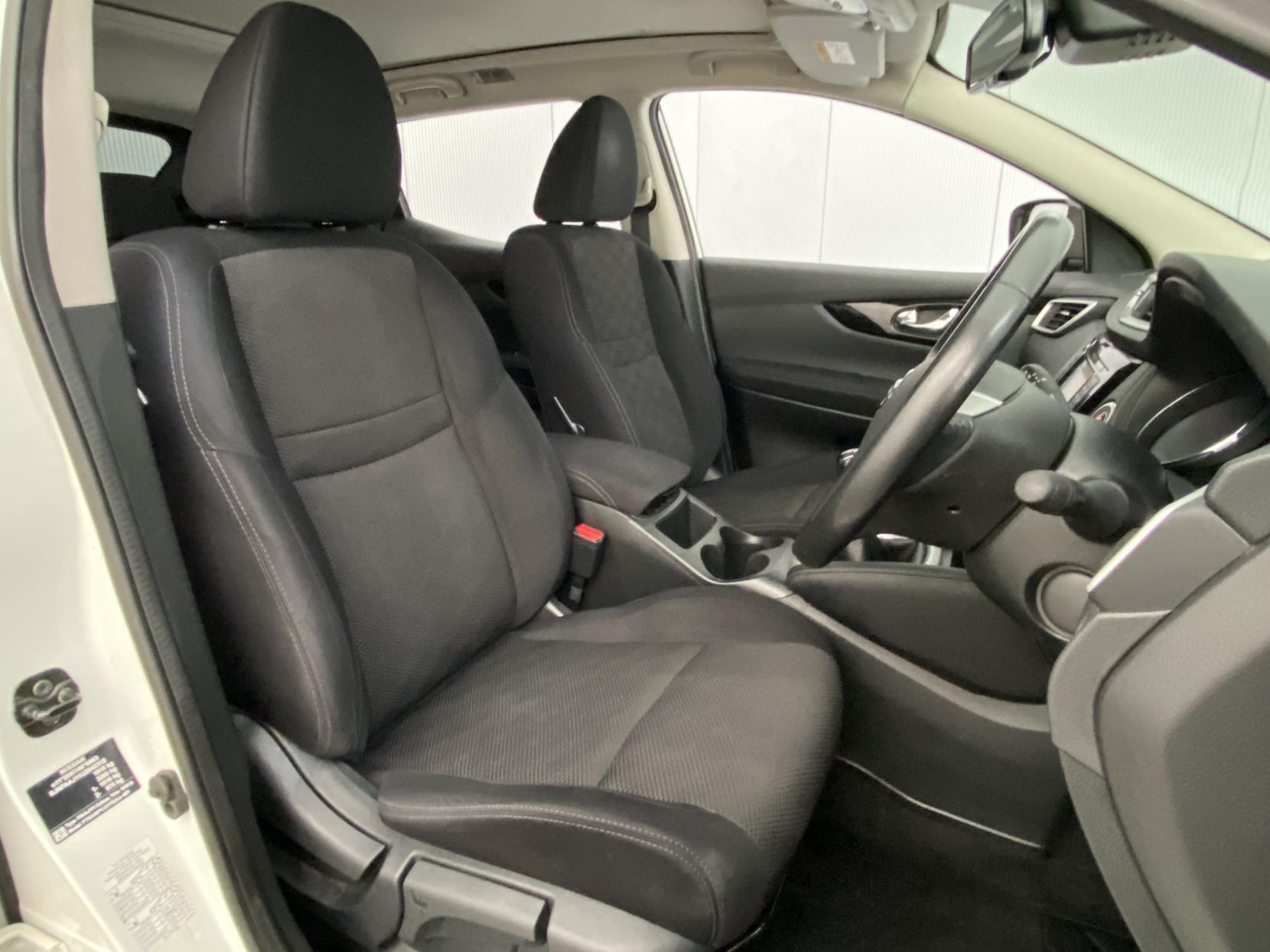 Nissan Qashqai 1.5 dCi N-Connecta SUV 5dr Diesel Manual 2WD Euro 6 (s/s) (110 ps)