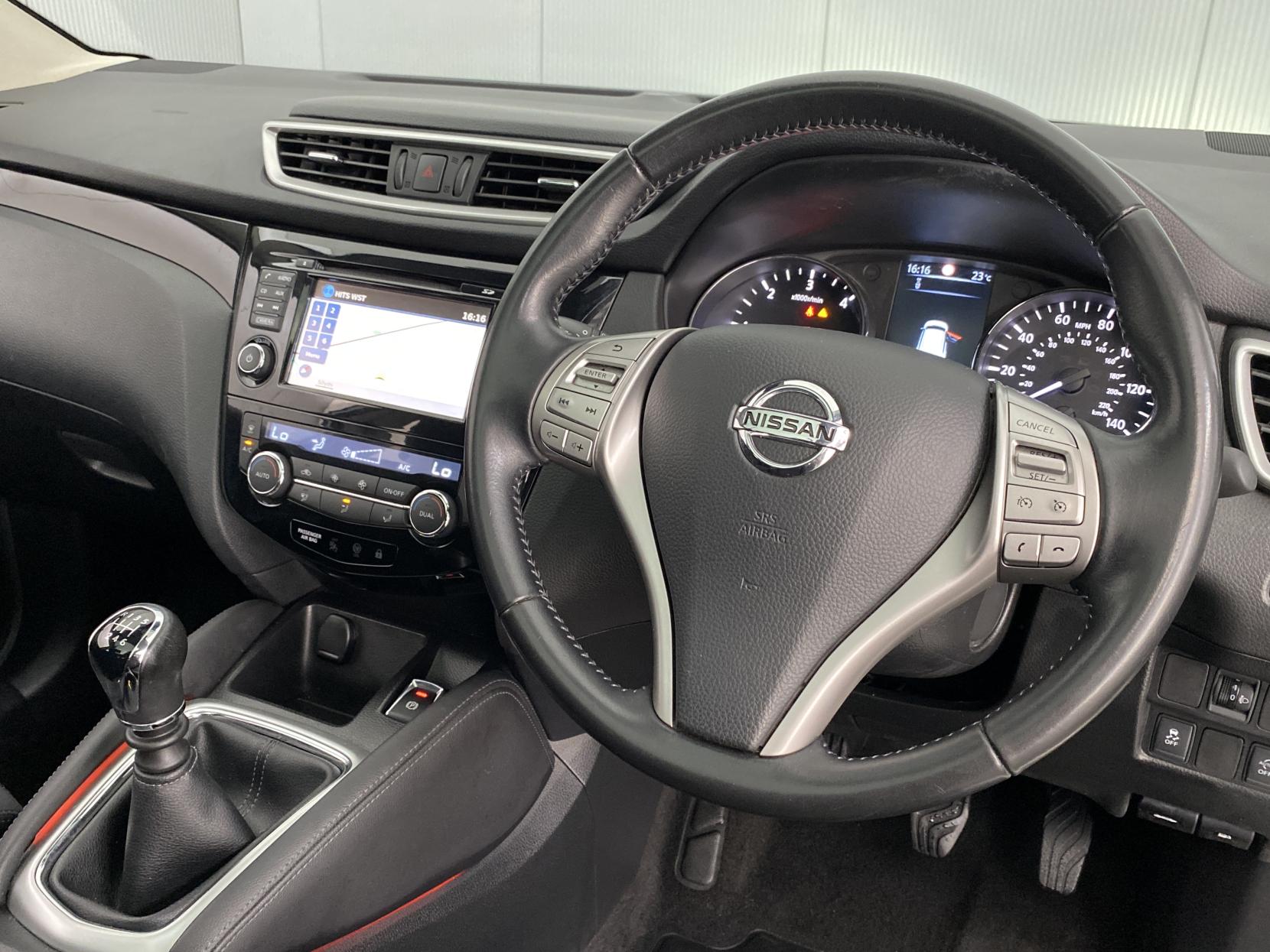 Nissan Qashqai 1.5 dCi N-Connecta SUV 5dr Diesel Manual 2WD Euro 6 (s/s) (110 ps)