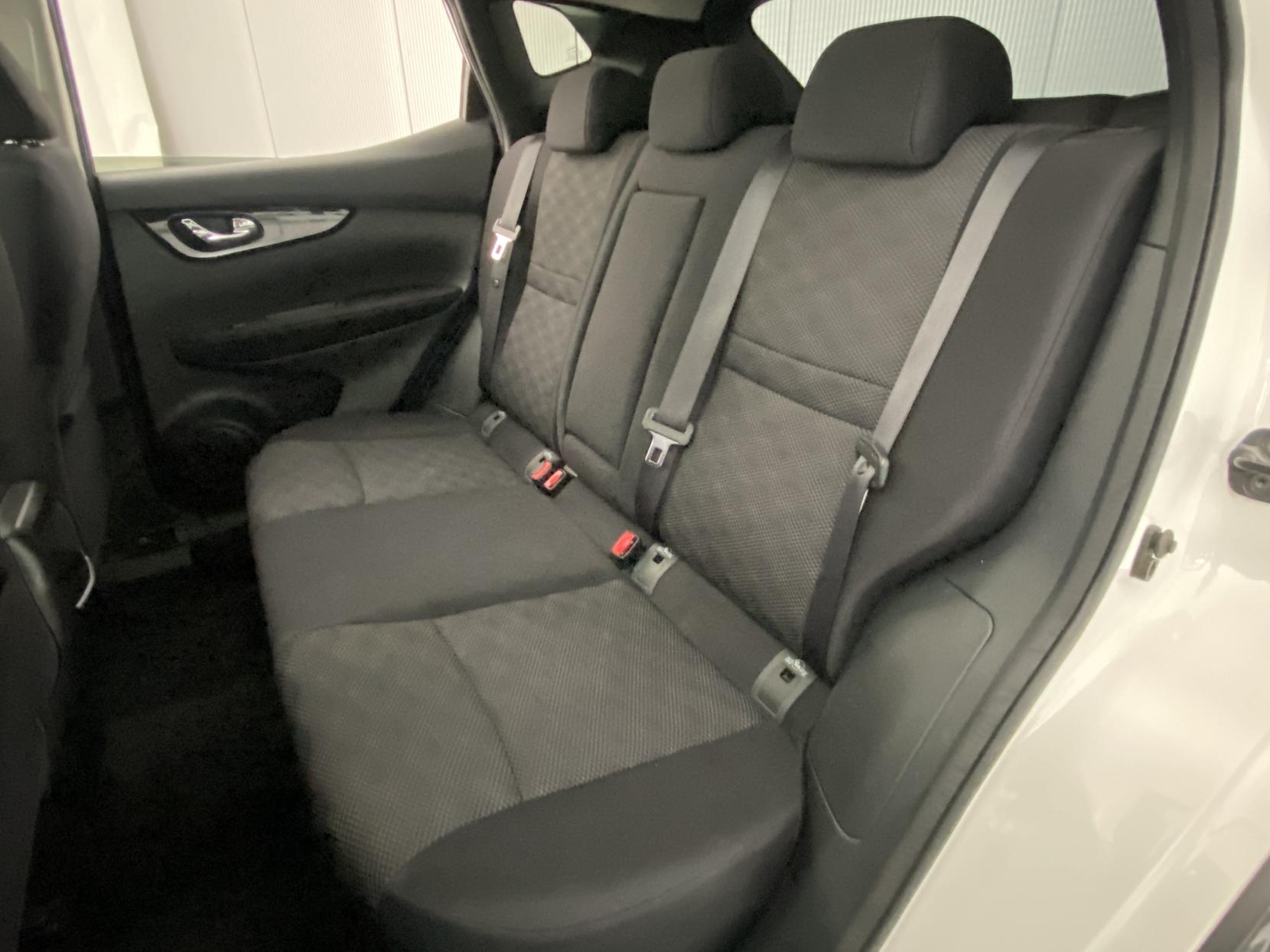 Nissan Qashqai 1.5 dCi N-Connecta SUV 5dr Diesel Manual 2WD Euro 6 (s/s) (110 ps)