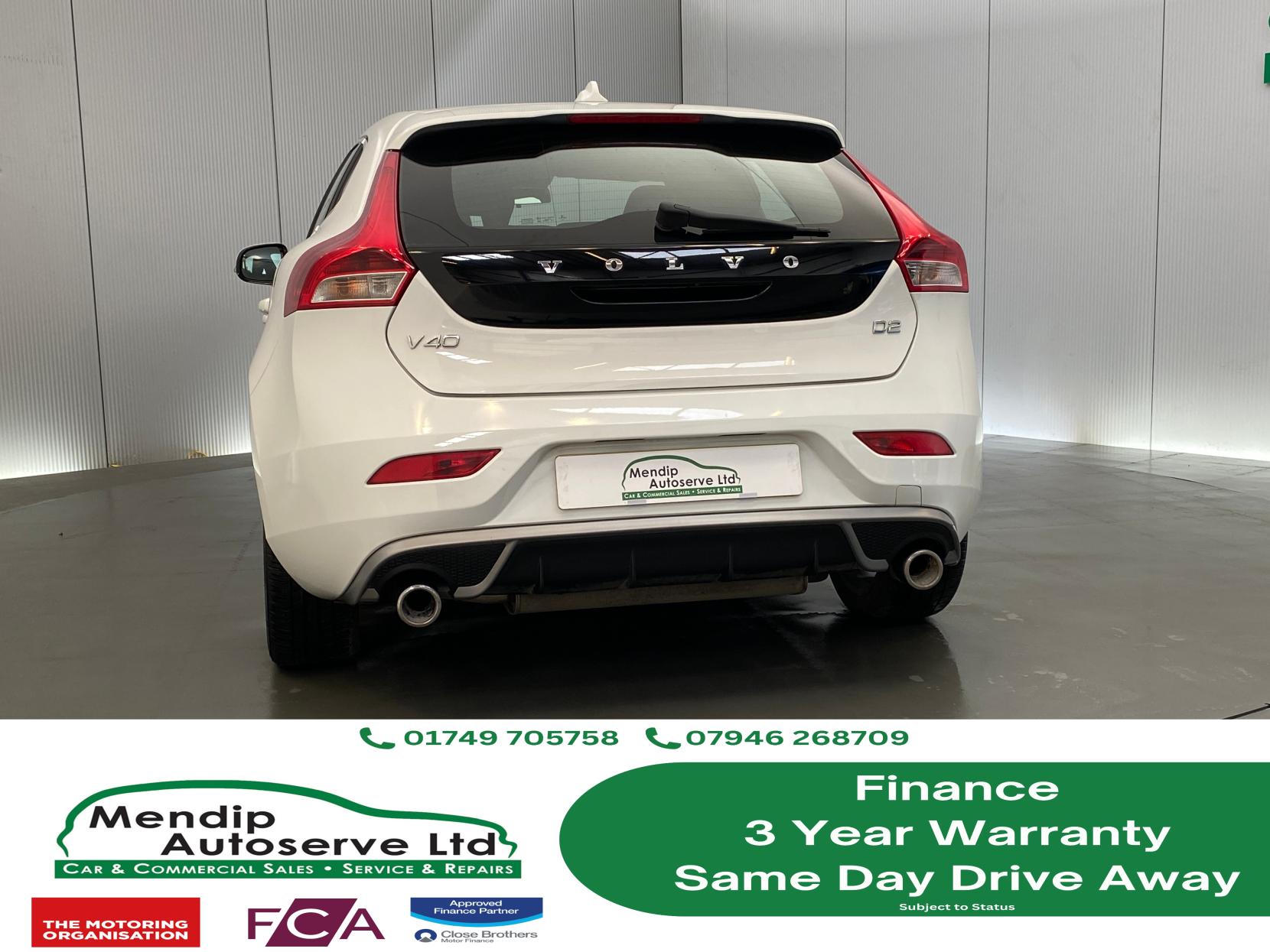 Volvo V40 1.6 D2 R-Design Hatchback 5dr Diesel Manual Euro 5 (s/s) (115 ps)