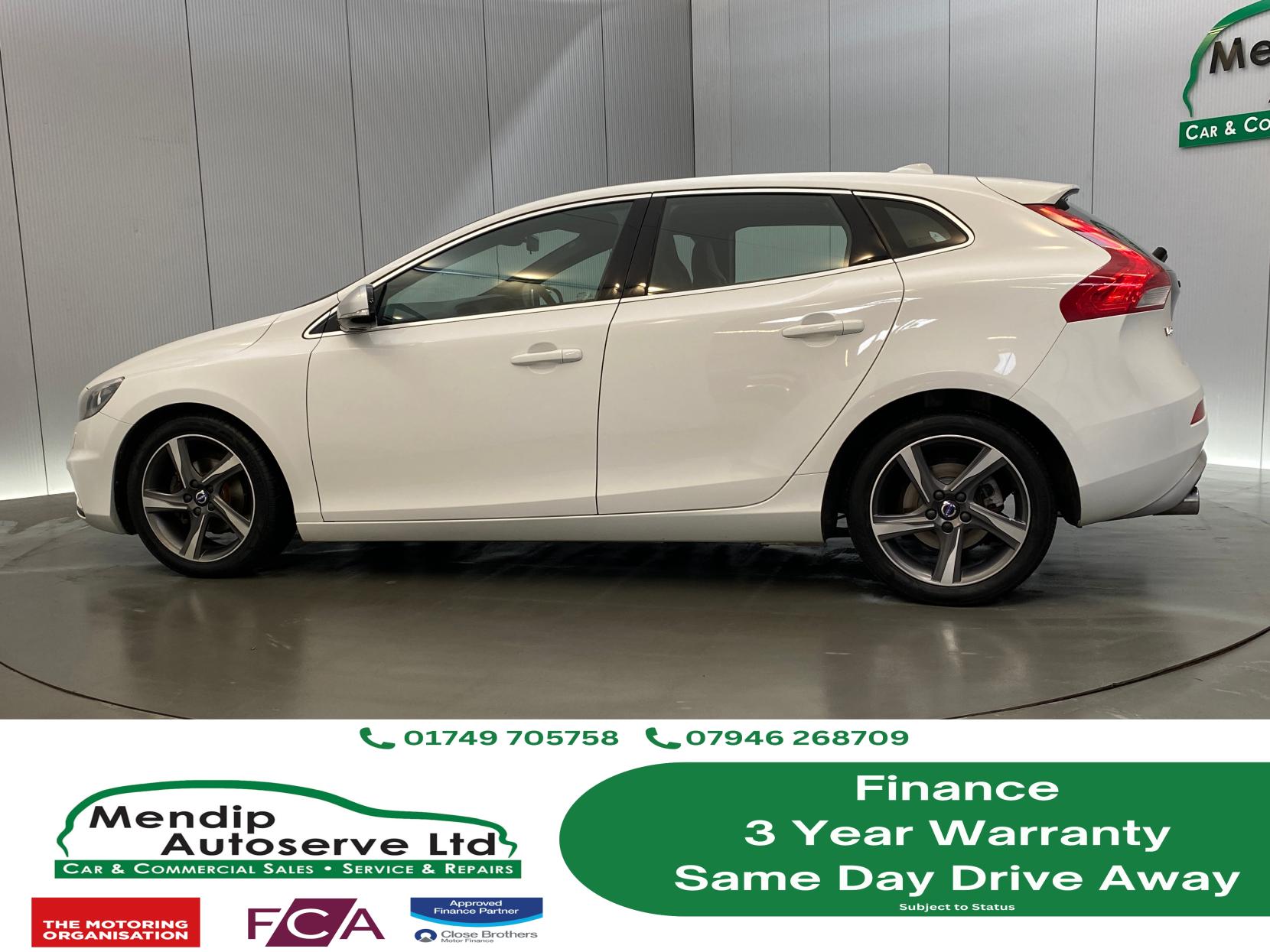 Volvo V40 1.6 D2 R-Design Hatchback 5dr Diesel Manual Euro 5 (s/s) (115 ps)