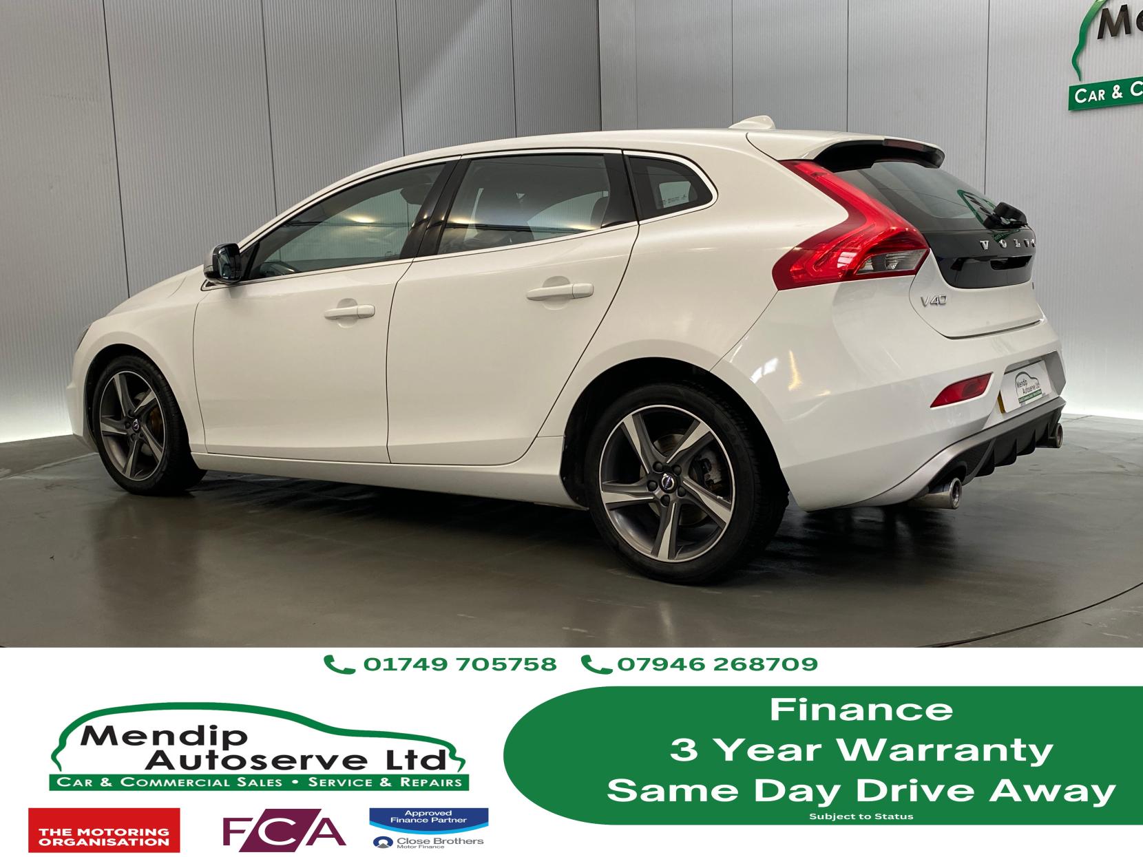 Volvo V40 1.6 D2 R-Design Hatchback 5dr Diesel Manual Euro 5 (s/s) (115 ps)
