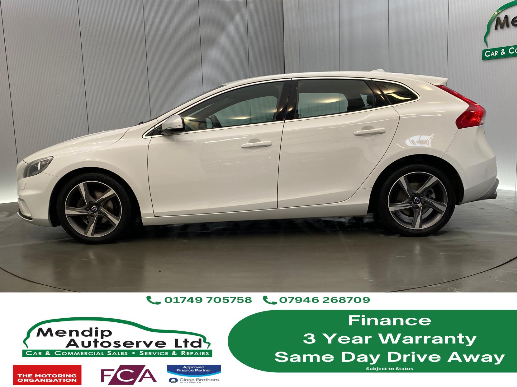 Volvo V40 1.6 D2 R-Design Hatchback 5dr Diesel Manual Euro 5 (s/s) (115 ps)