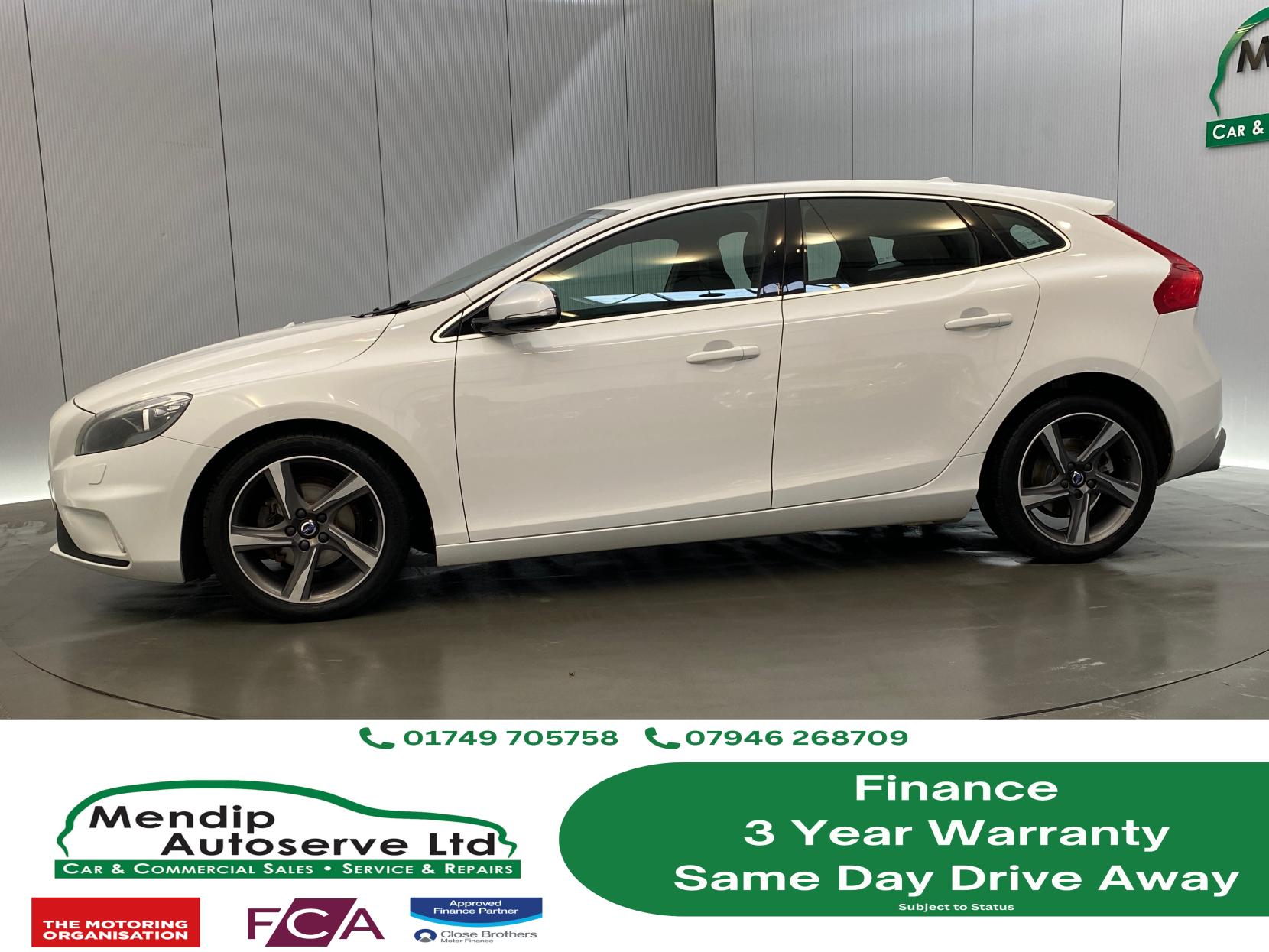 Volvo V40 1.6 D2 R-Design Hatchback 5dr Diesel Manual Euro 5 (s/s) (115 ps)