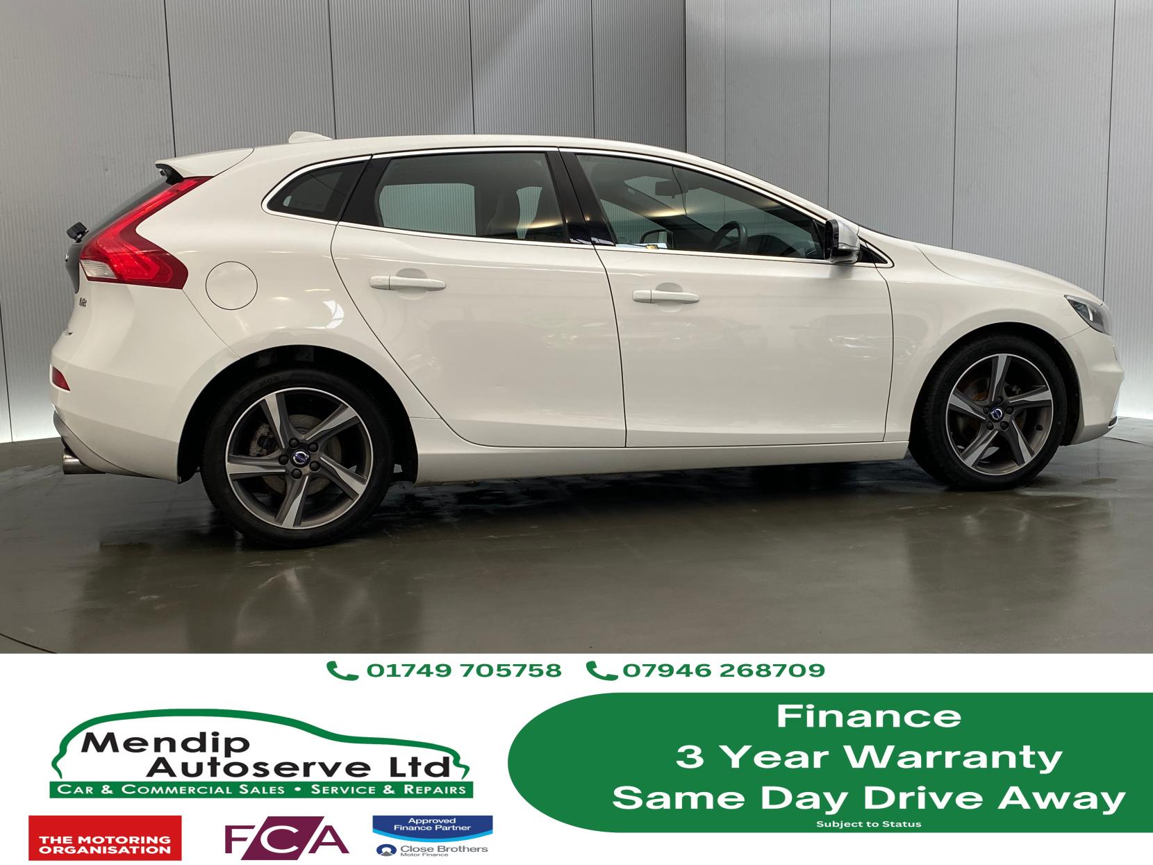 Volvo V40 1.6 D2 R-Design Hatchback 5dr Diesel Manual Euro 5 (s/s) (115 ps)