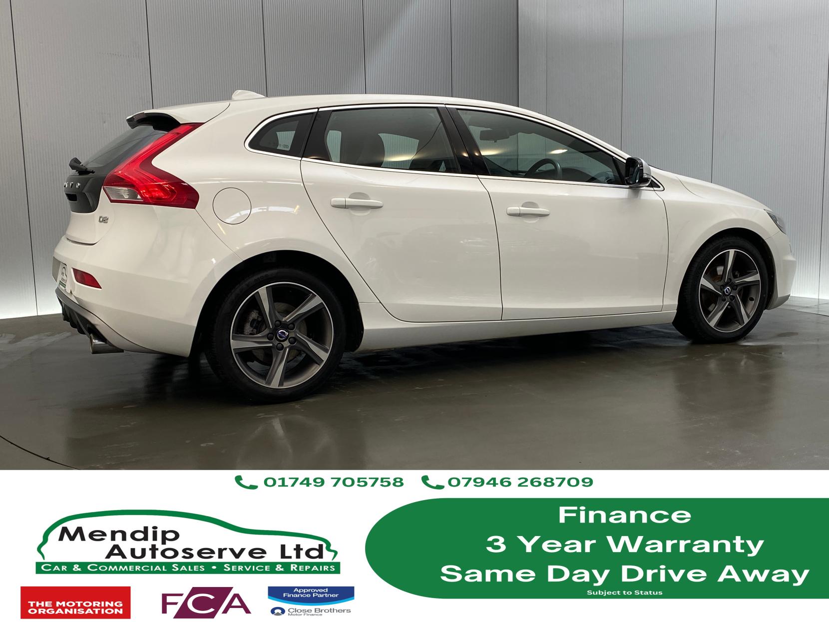 Volvo V40 1.6 D2 R-Design Hatchback 5dr Diesel Manual Euro 5 (s/s) (115 ps)