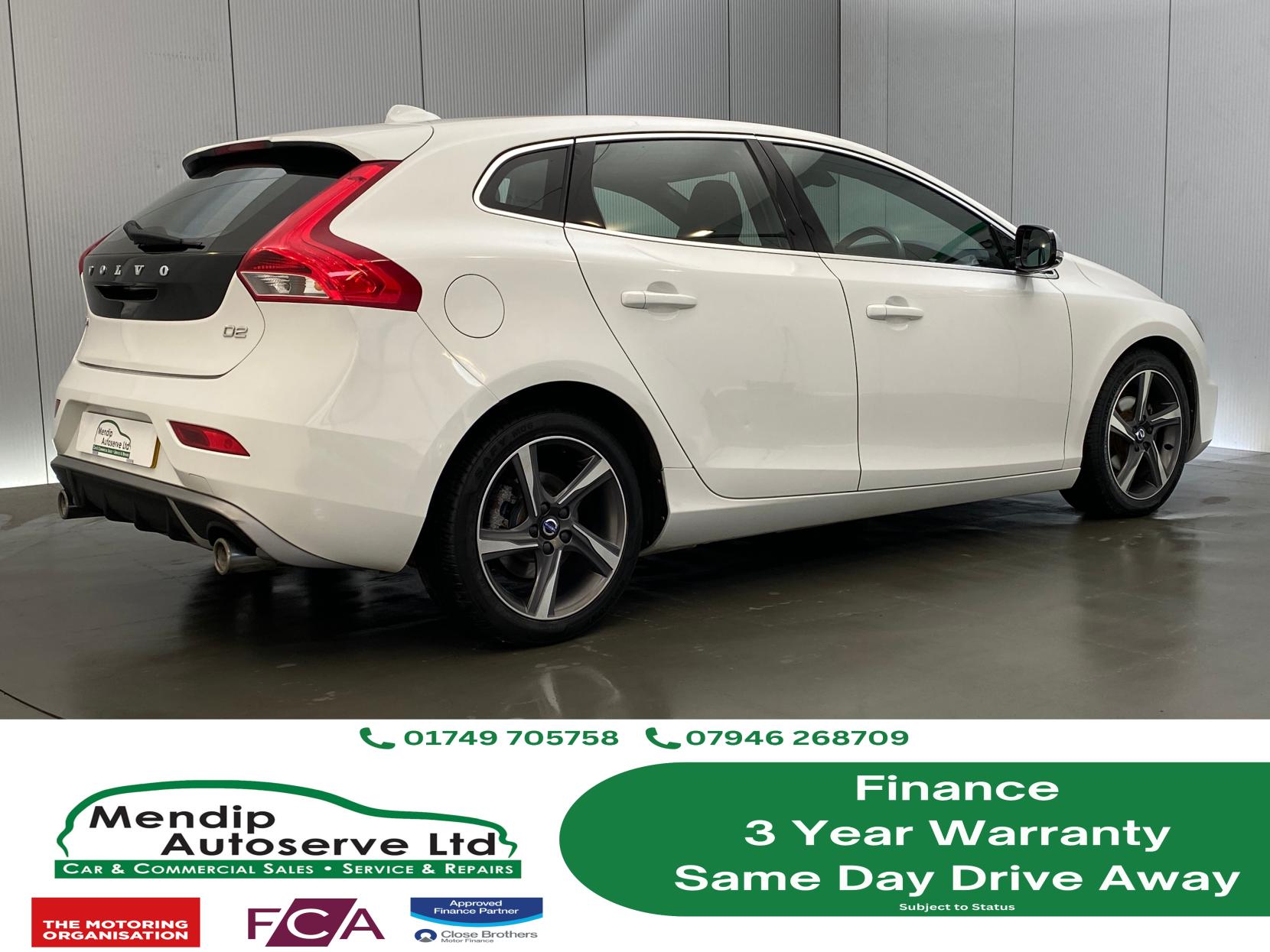 Volvo V40 1.6 D2 R-Design Hatchback 5dr Diesel Manual Euro 5 (s/s) (115 ps)