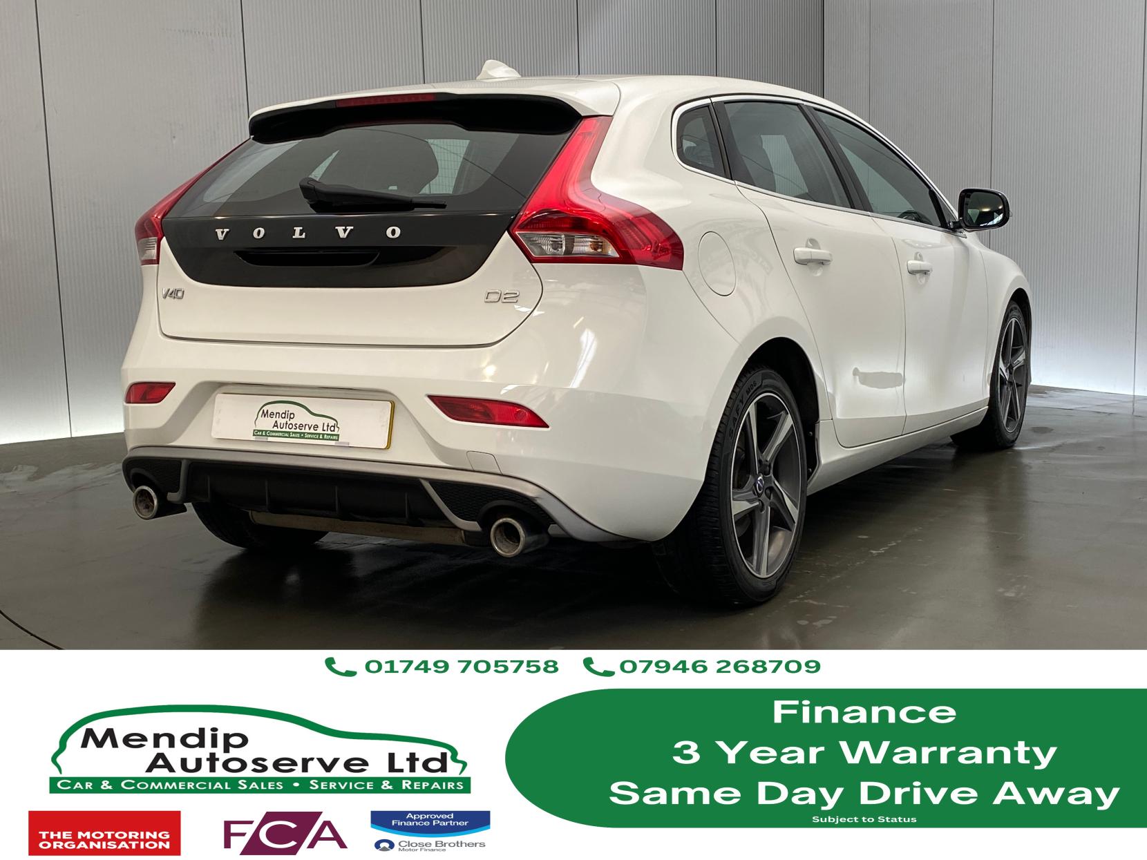 Volvo V40 1.6 D2 R-Design Hatchback 5dr Diesel Manual Euro 5 (s/s) (115 ps)