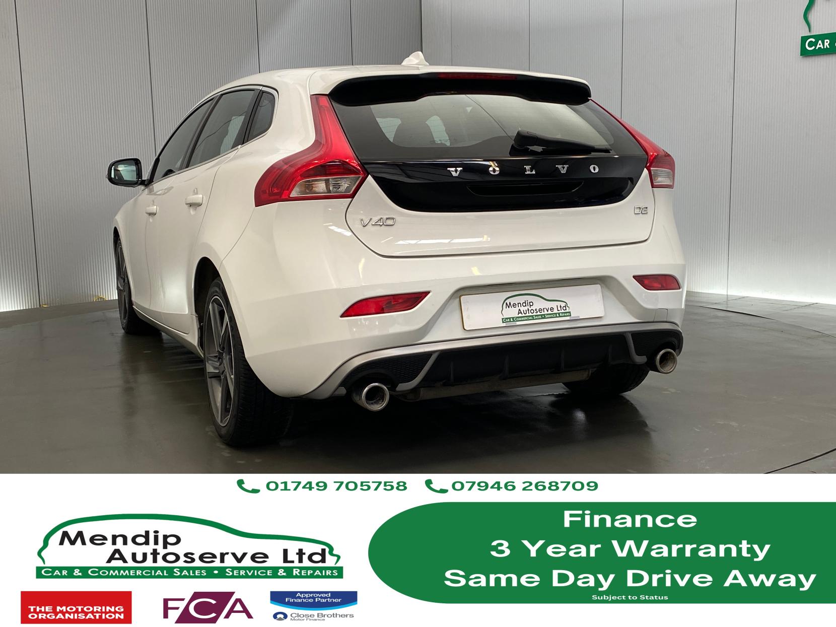 Volvo V40 1.6 D2 R-Design Hatchback 5dr Diesel Manual Euro 5 (s/s) (115 ps)