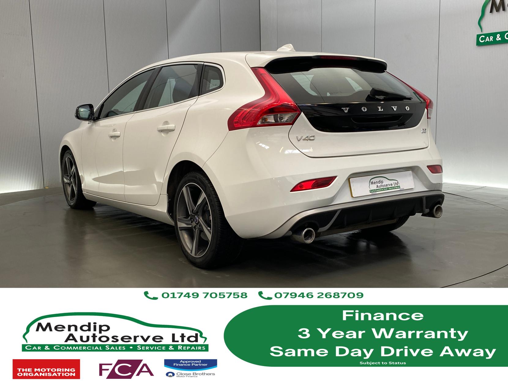 Volvo V40 1.6 D2 R-Design Hatchback 5dr Diesel Manual Euro 5 (s/s) (115 ps)