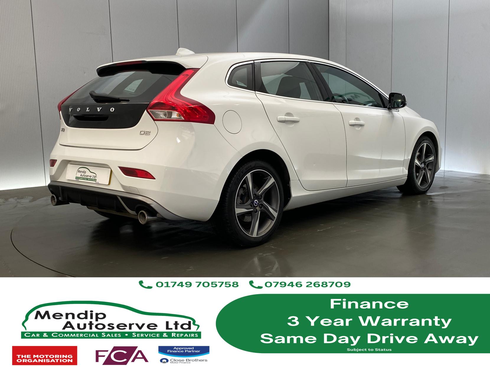 Volvo V40 1.6 D2 R-Design Hatchback 5dr Diesel Manual Euro 5 (s/s) (115 ps)