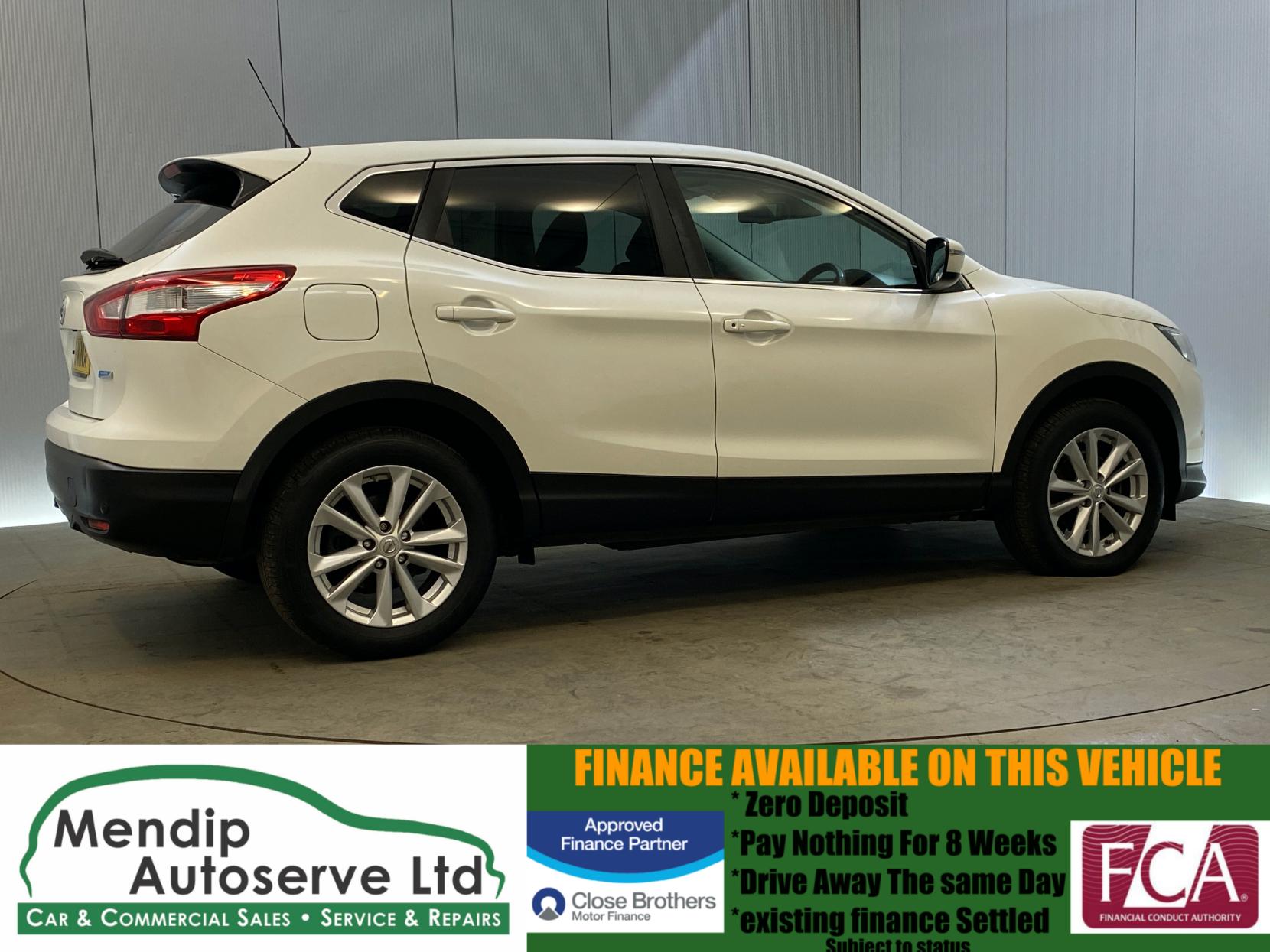 Nissan Qashqai 1.5 dCi Acenta Premium SUV 5dr Diesel Manual 2WD Euro 5 (s/s) (110 ps)