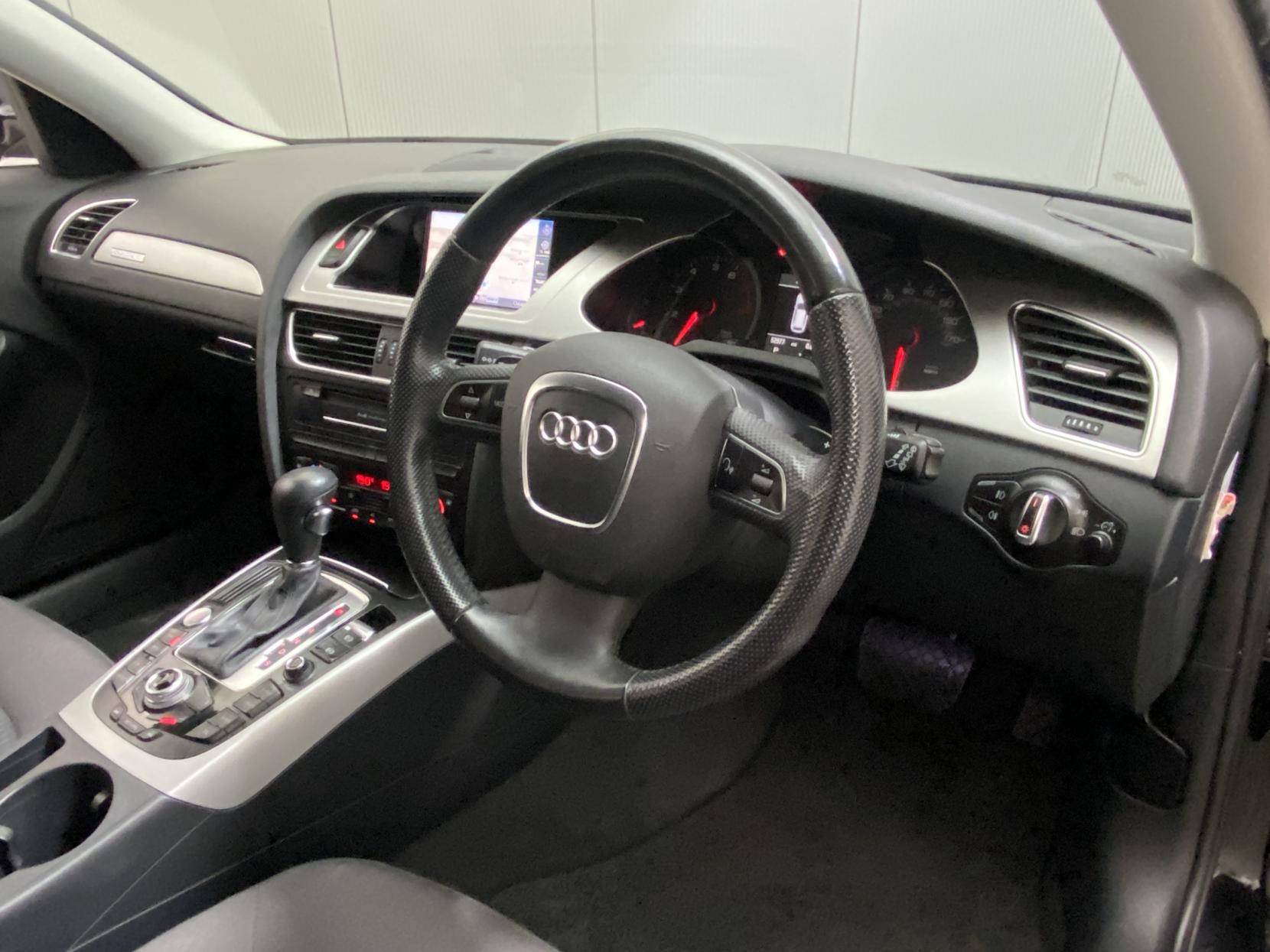 Audi A4 Avant 2.0 TFSI SE Estate 5dr Petrol S Tronic quattro Euro 5 (211 ps)