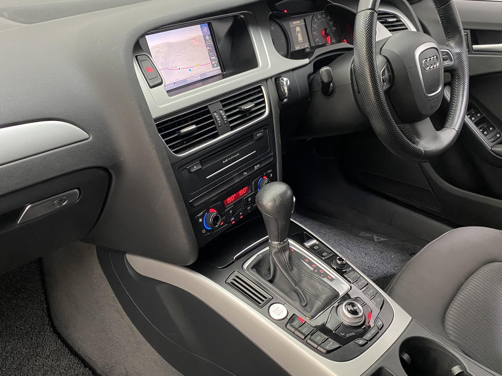 Audi A4 Avant 2.0 TFSI SE Estate 5dr Petrol S Tronic quattro Euro 5 (211 ps)