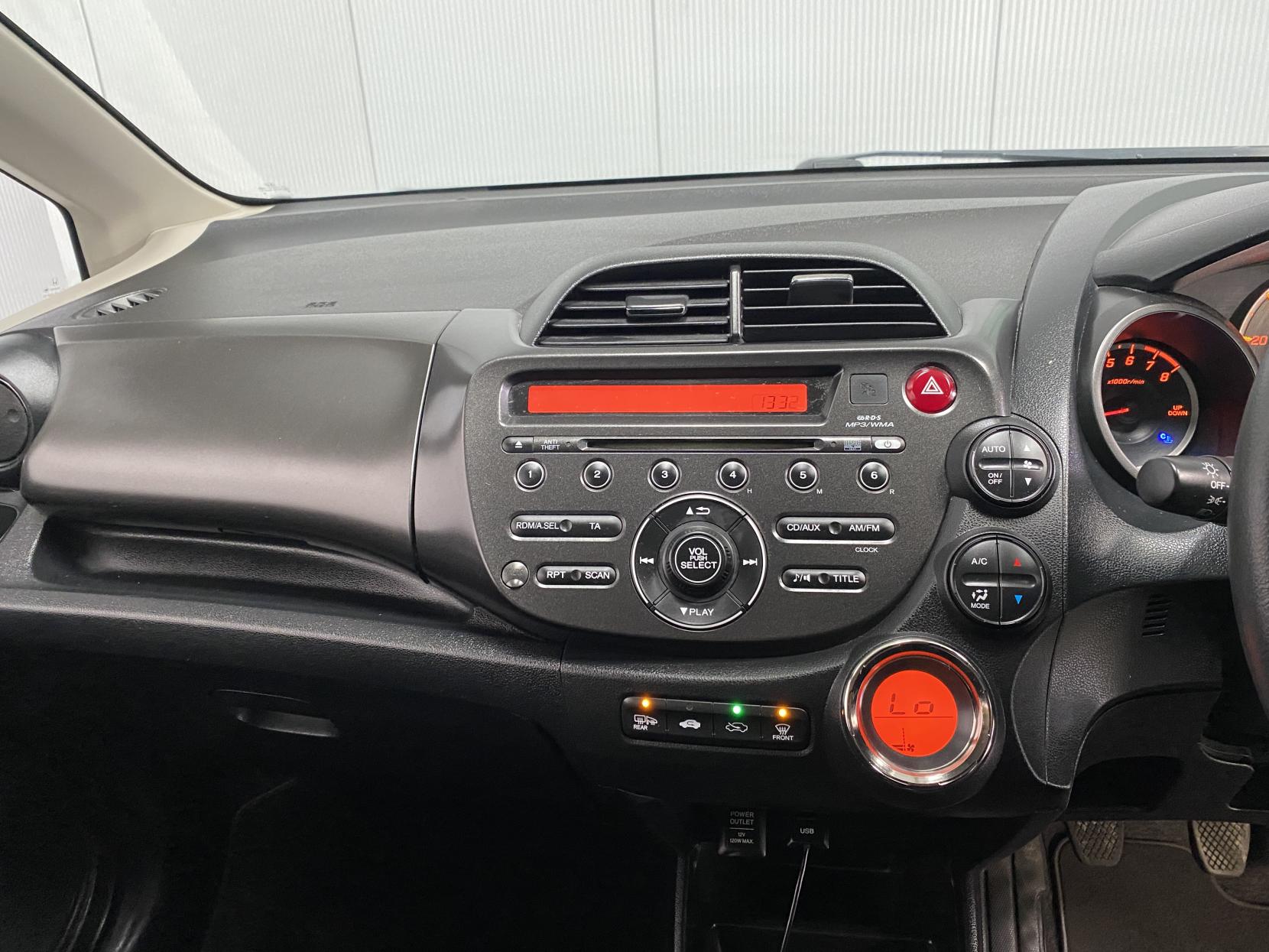 Honda Jazz 1.4 i-VTEC ES Hatchback 5dr Petrol Manual Euro 5 (99 ps)