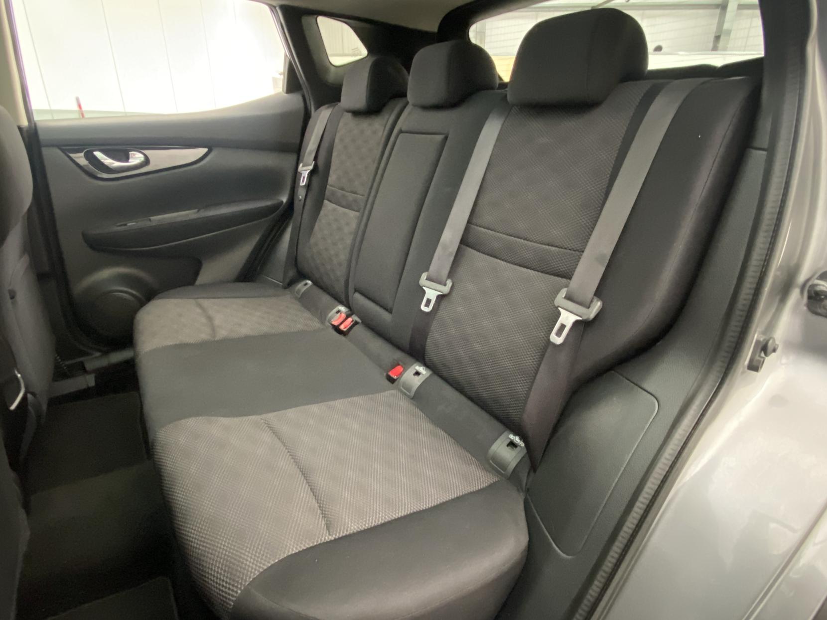 Nissan Qashqai 1.5 dCi Acenta Premium SUV 5dr Diesel Manual 2WD Euro 5 (s/s) (110 ps)