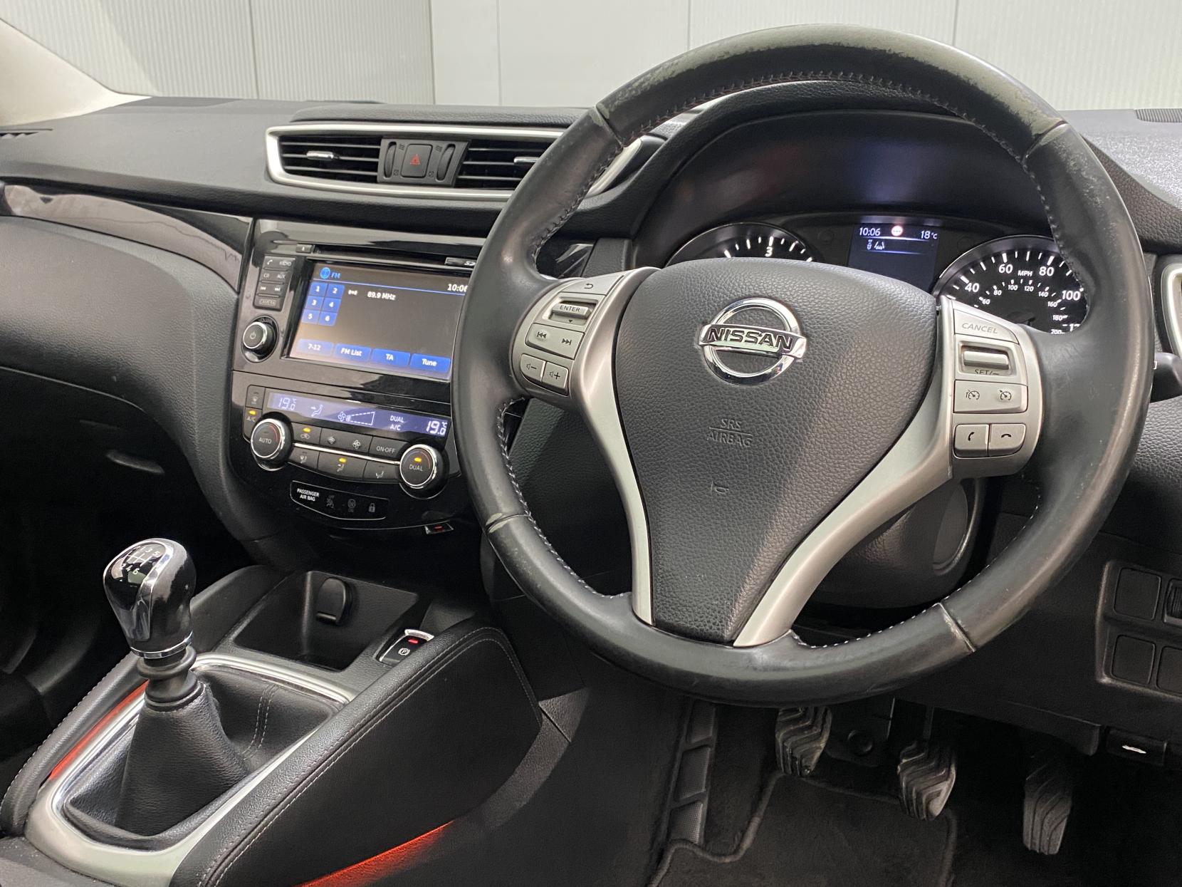 Nissan Qashqai 1.5 dCi Acenta Premium SUV 5dr Diesel Manual 2WD Euro 5 (s/s) (110 ps)