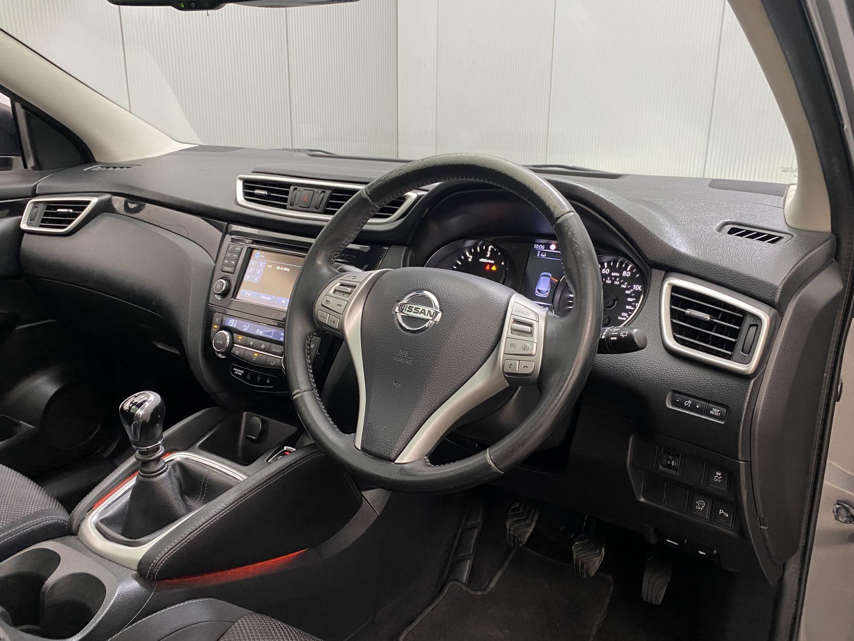 Nissan Qashqai 1.5 dCi Acenta Premium SUV 5dr Diesel Manual 2WD Euro 5 (s/s) (110 ps)