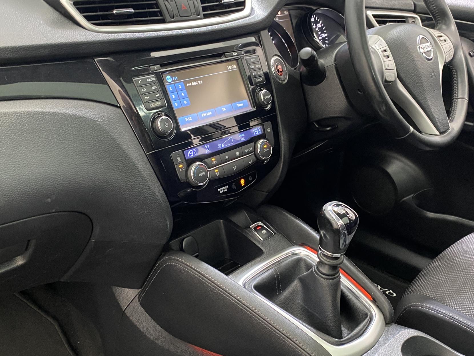 Nissan Qashqai 1.5 dCi Acenta Premium SUV 5dr Diesel Manual 2WD Euro 5 (s/s) (110 ps)