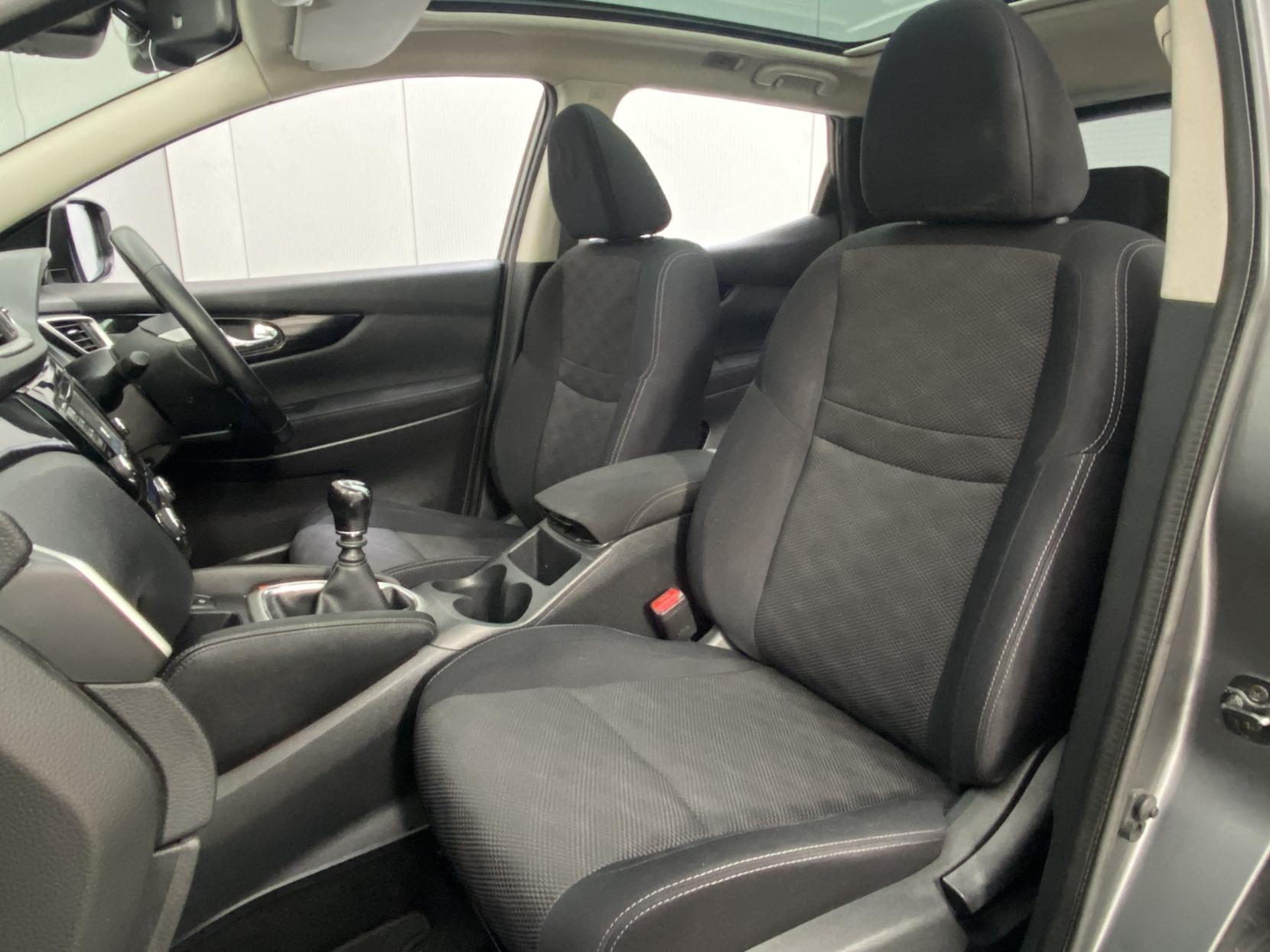 Nissan Qashqai 1.5 dCi Acenta Premium SUV 5dr Diesel Manual 2WD Euro 5 (s/s) (110 ps)