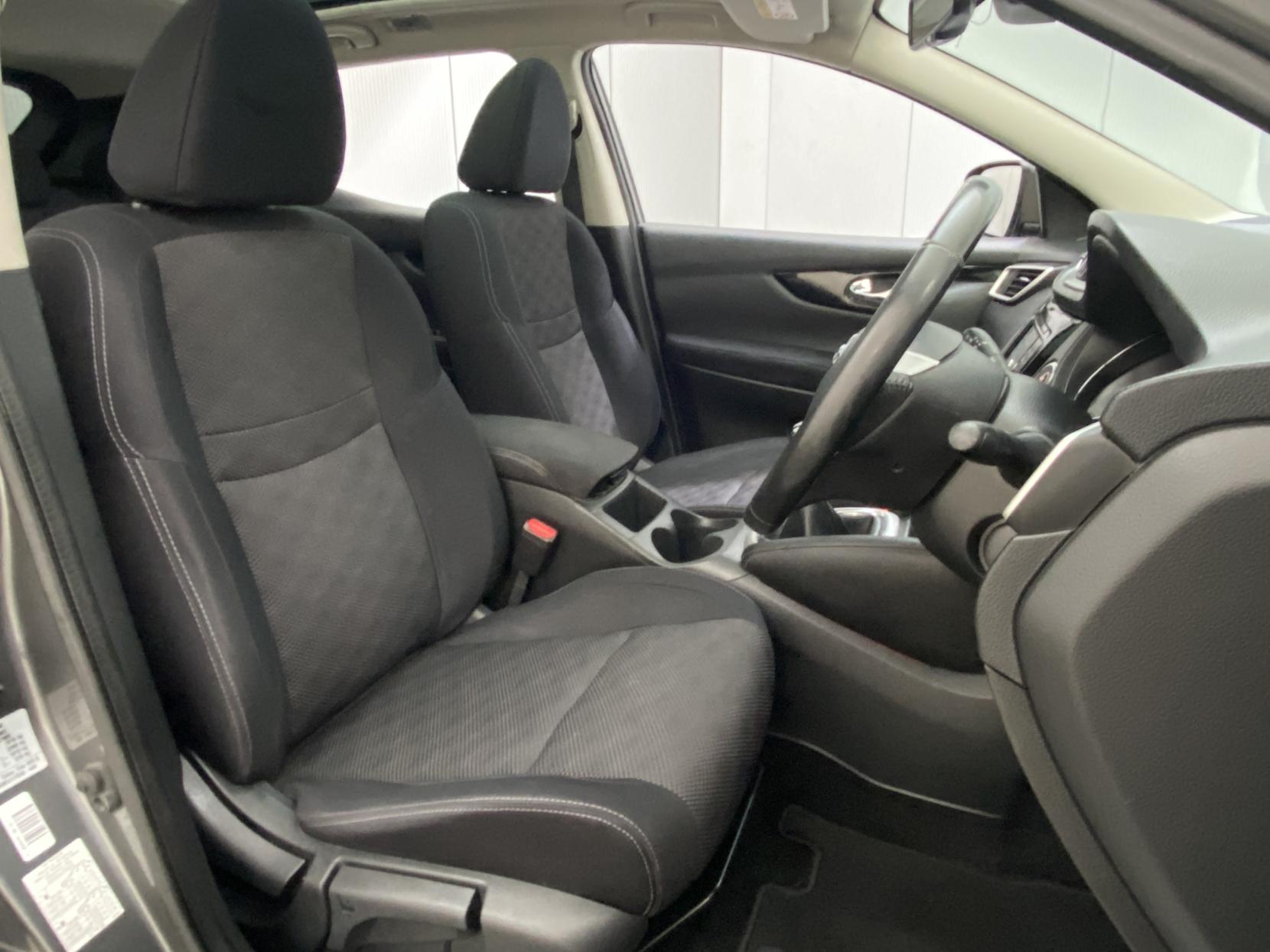 Nissan Qashqai 1.5 dCi Acenta Premium SUV 5dr Diesel Manual 2WD Euro 5 (s/s) (110 ps)