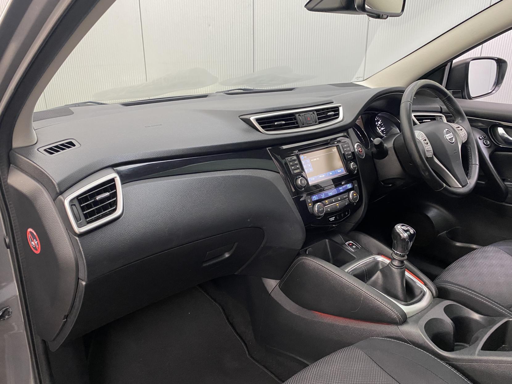 Nissan Qashqai 1.5 dCi Acenta Premium SUV 5dr Diesel Manual 2WD Euro 5 (s/s) (110 ps)