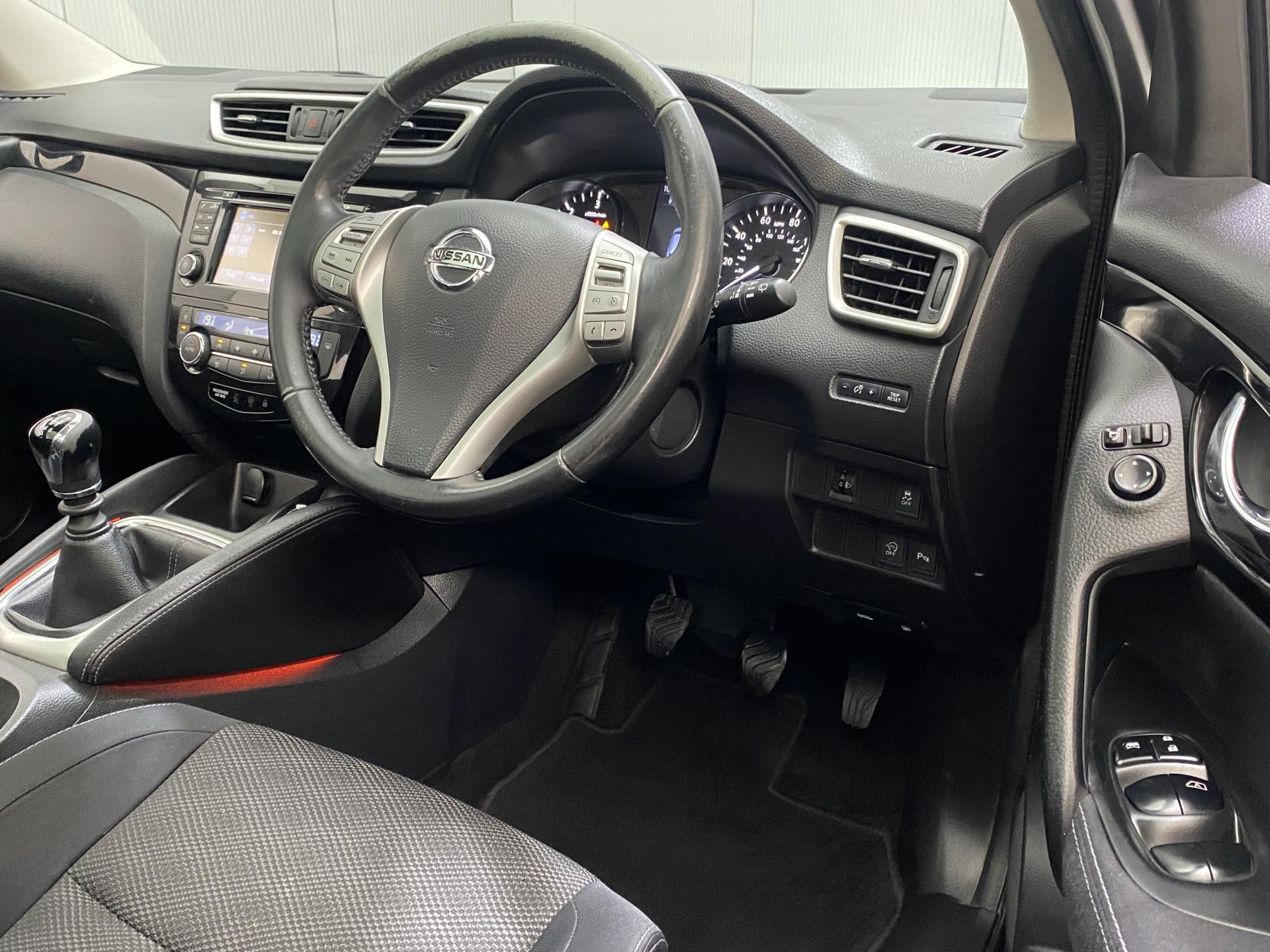 Nissan Qashqai 1.5 dCi Acenta Premium SUV 5dr Diesel Manual 2WD Euro 5 (s/s) (110 ps)