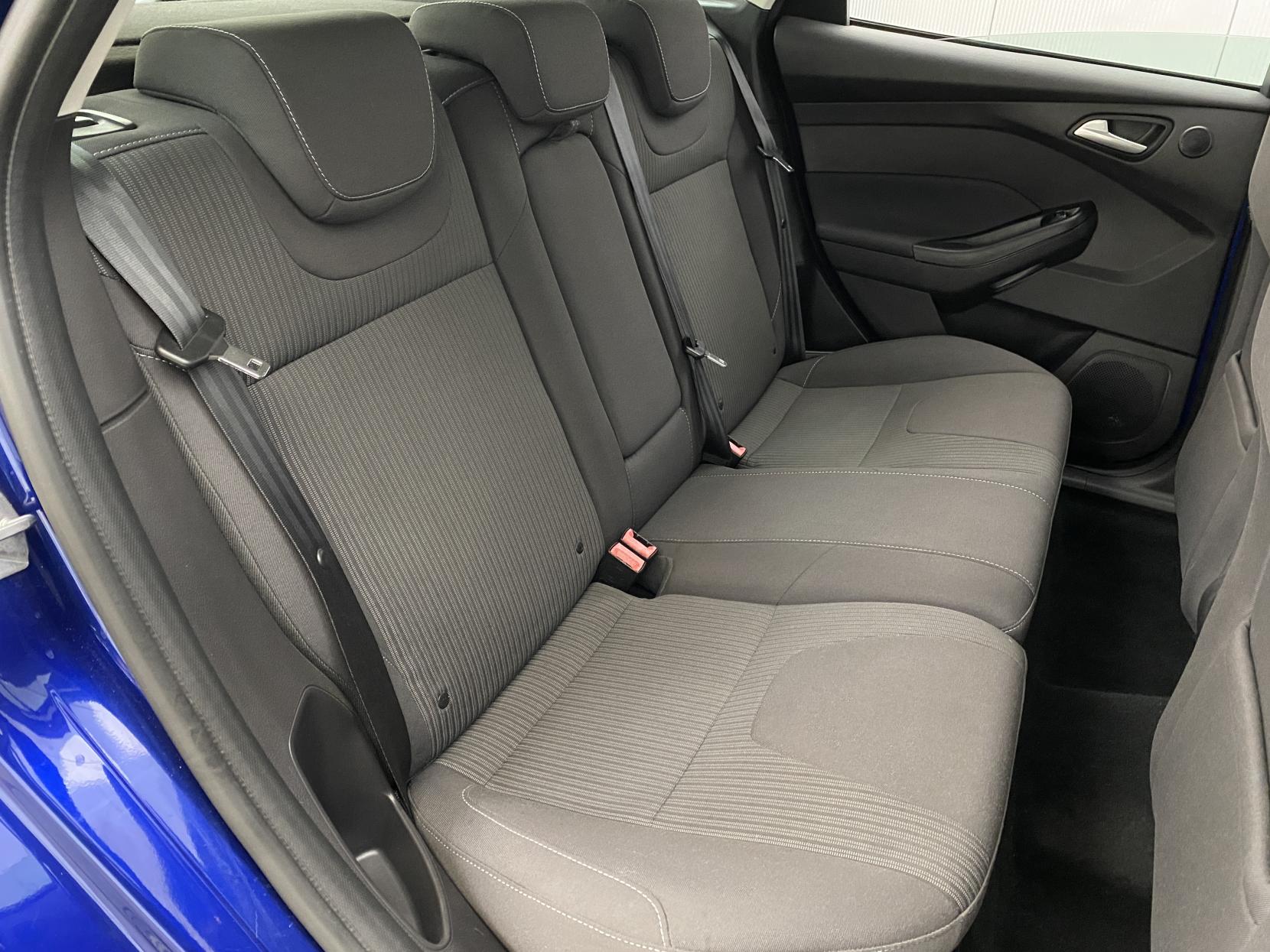 Ford Focus 1.6 TDCi Titanium Navigator Hatchback 5dr Diesel Manual Euro 5 (s/s) (115 ps)